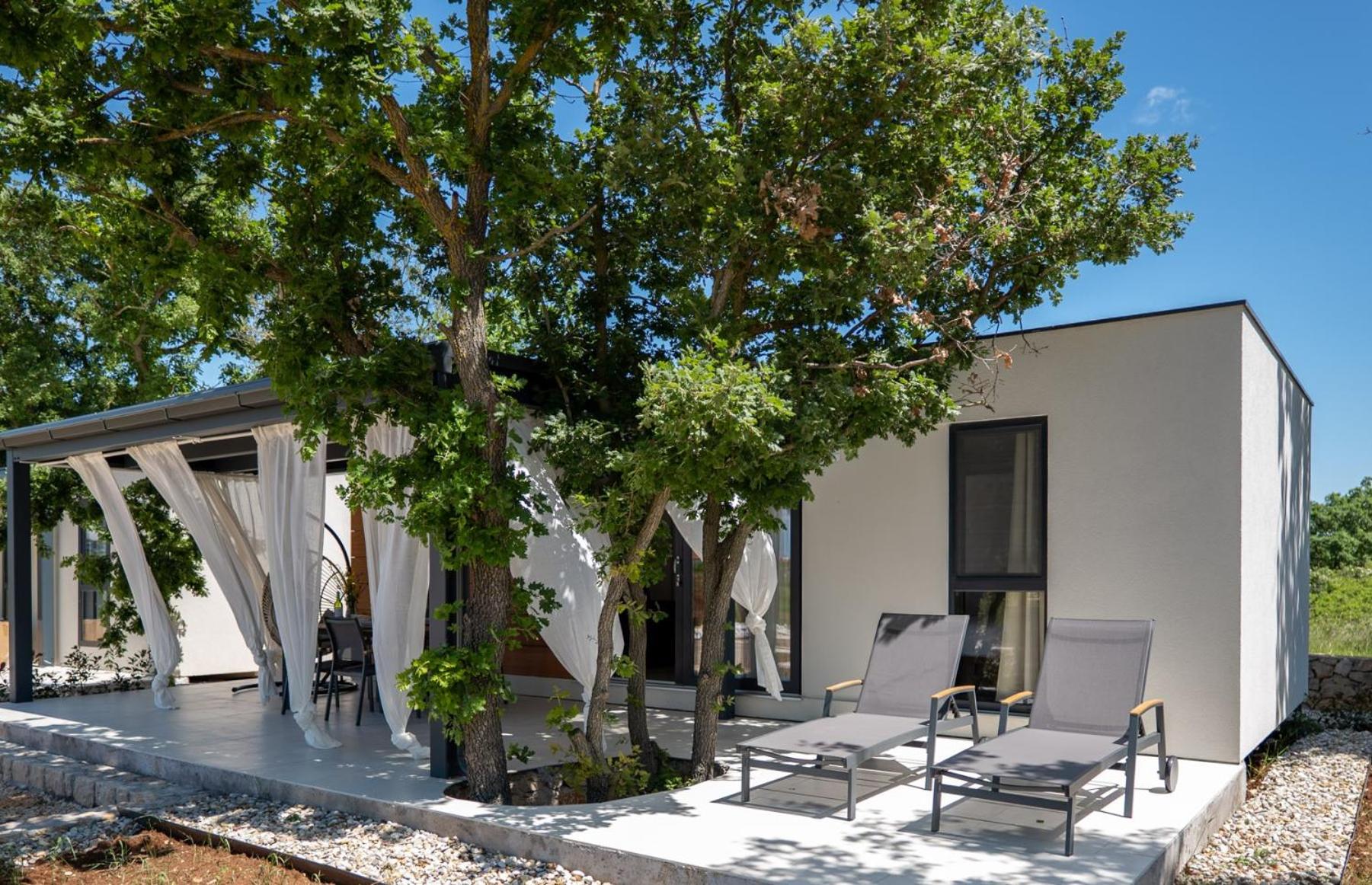Two-Bedroom Mobile Home Premium photo 2