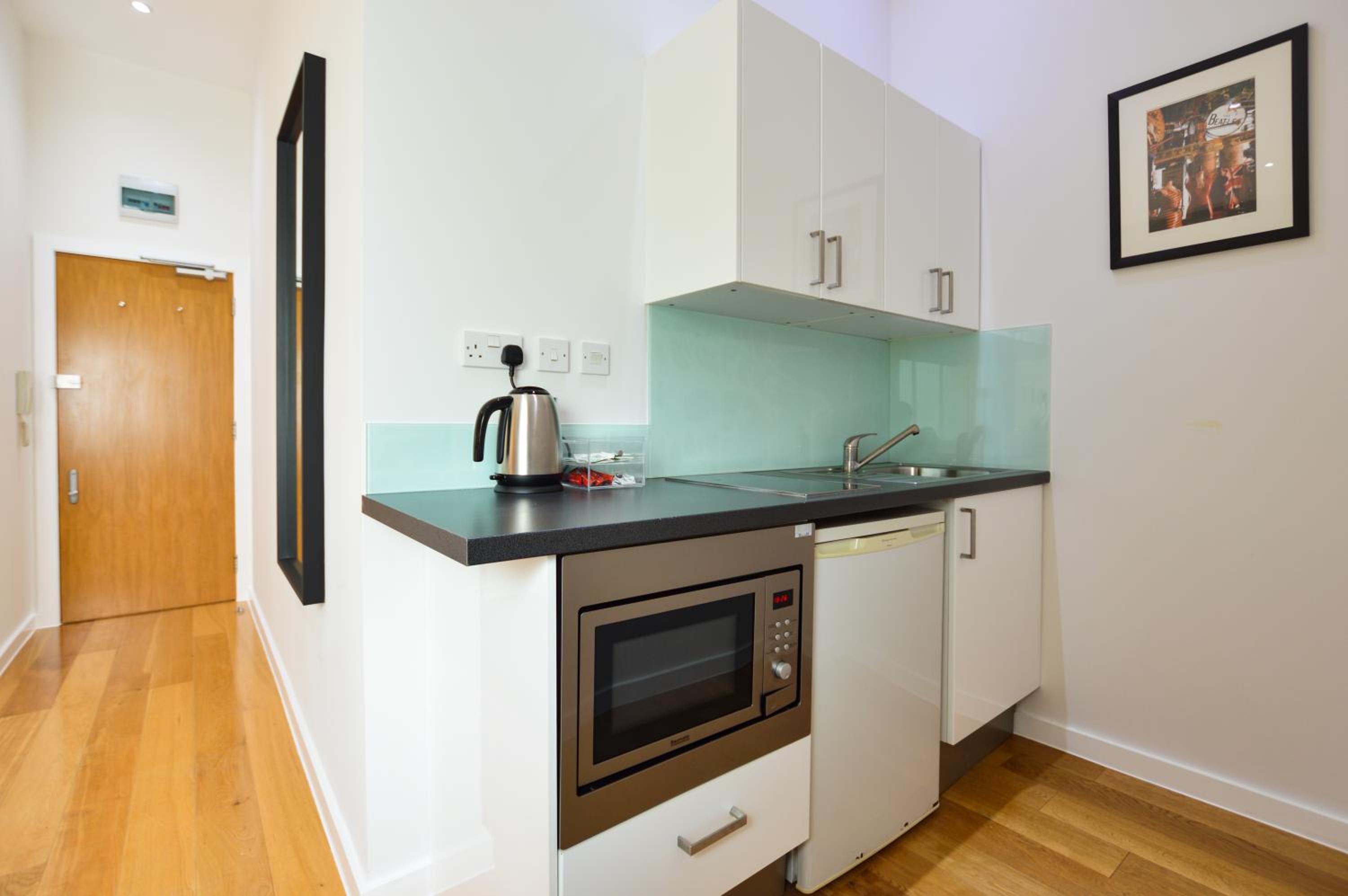 Studio Apartment photo 3