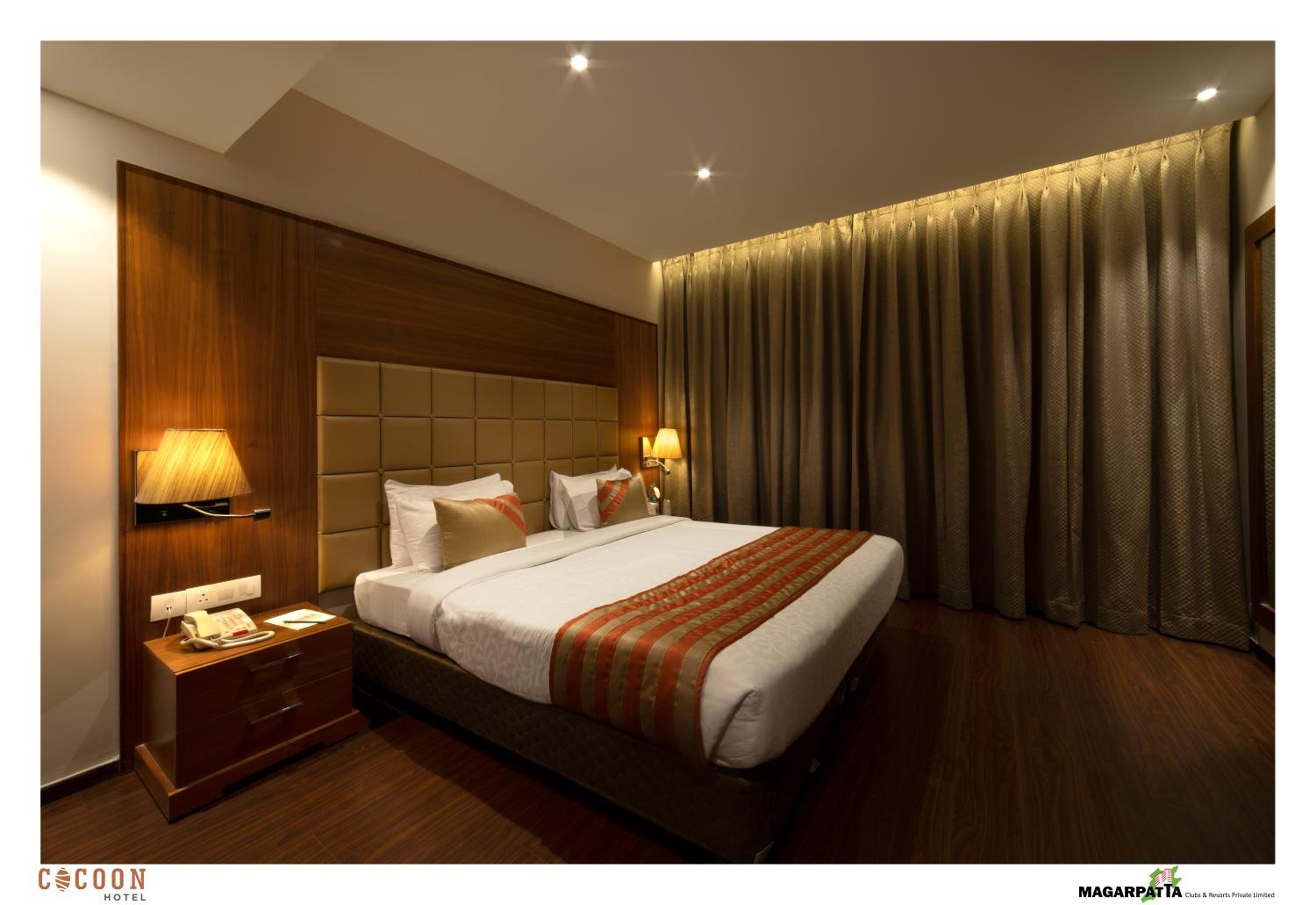 Silk Suite with Balcony - Photo 5