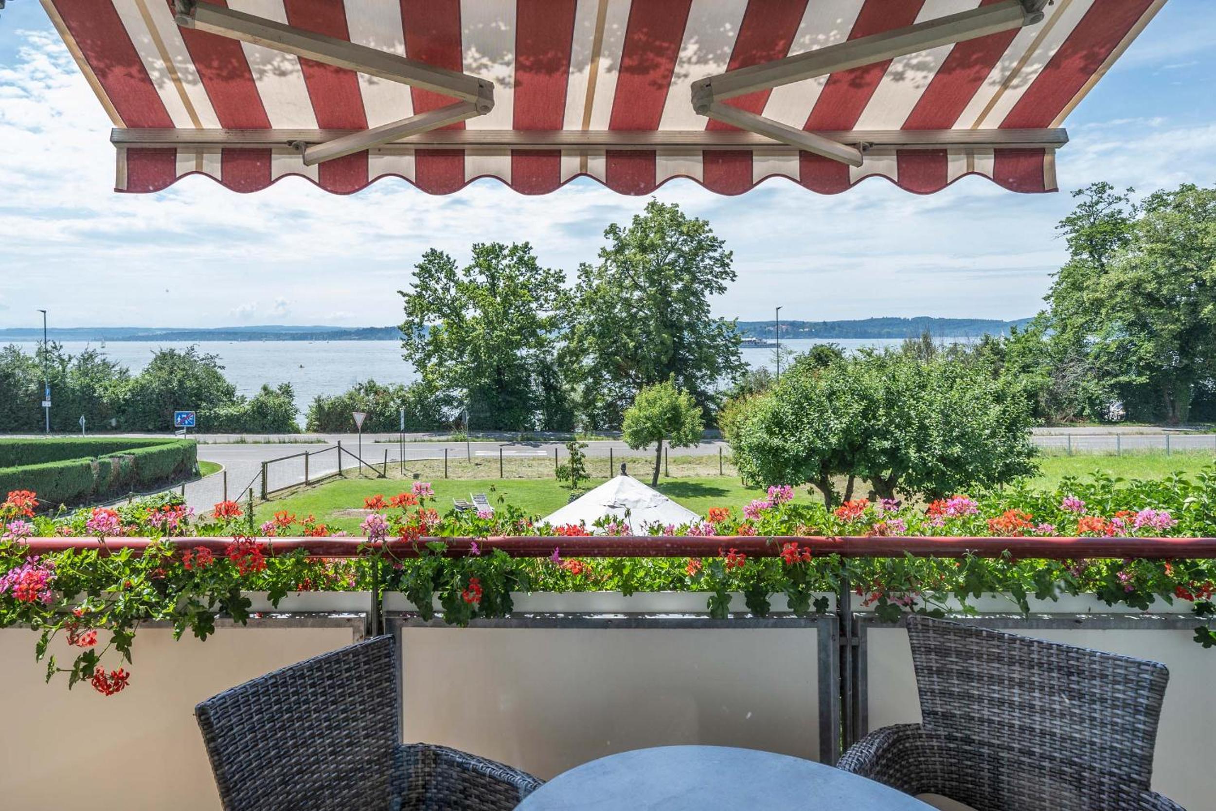 Apartment with View and Balcony photo 3