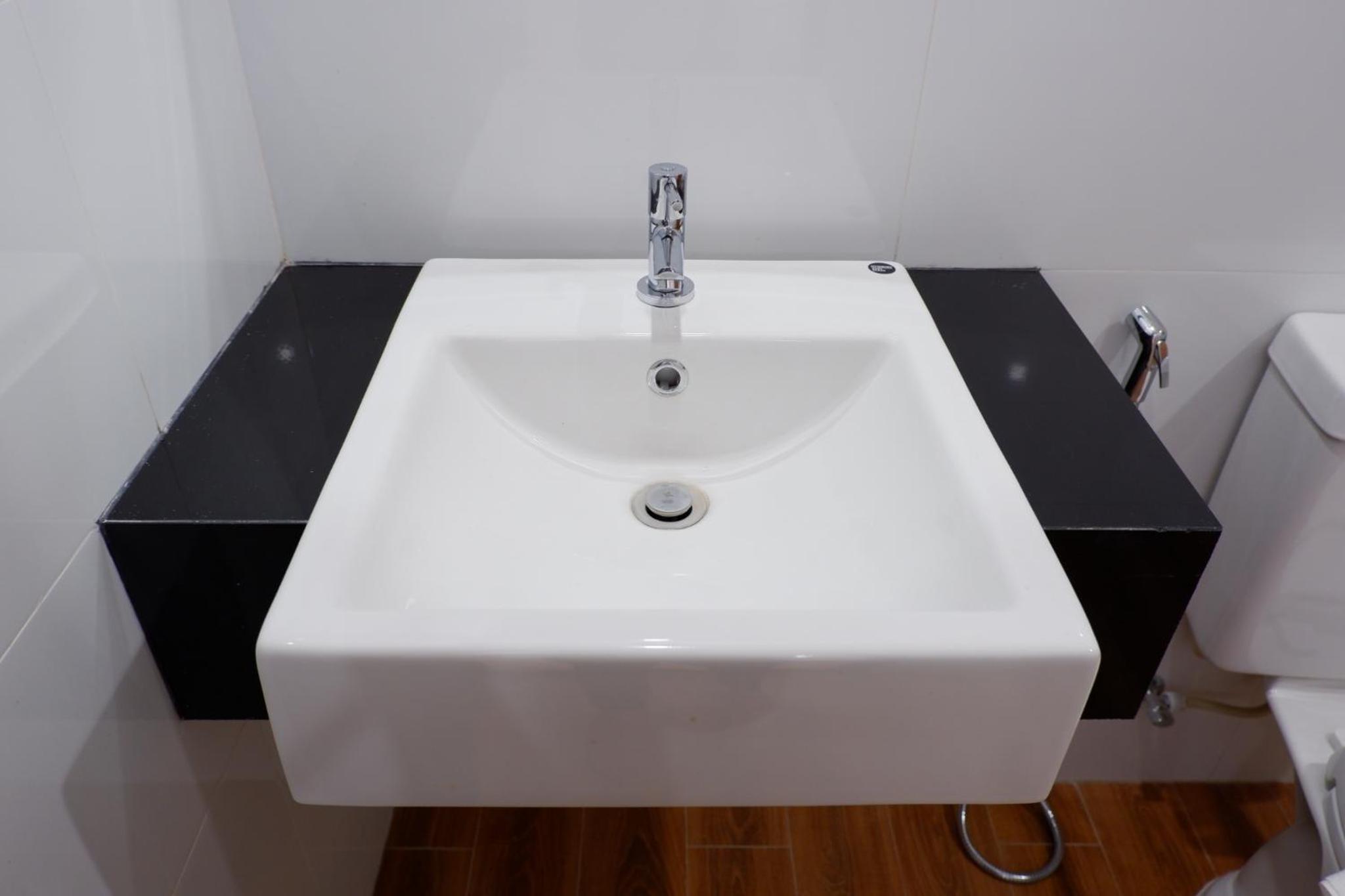 Single Room with Bathroom photo 3