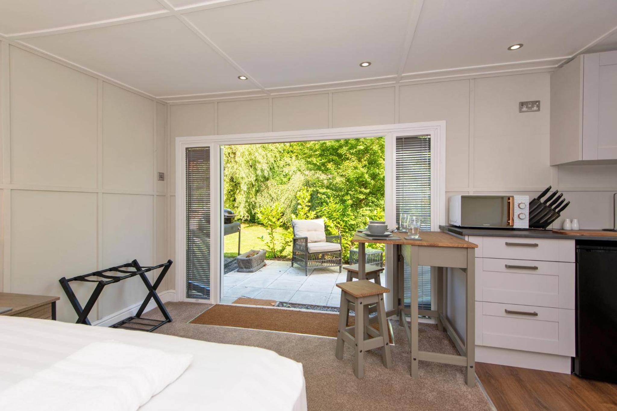 One-Bedroom House photo 1