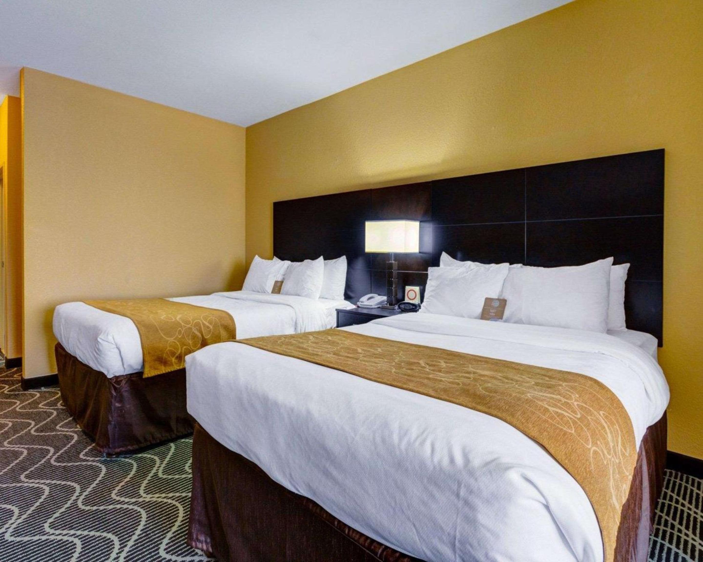 Double Suite With Two Double Beds - Non-Smoking photo 2