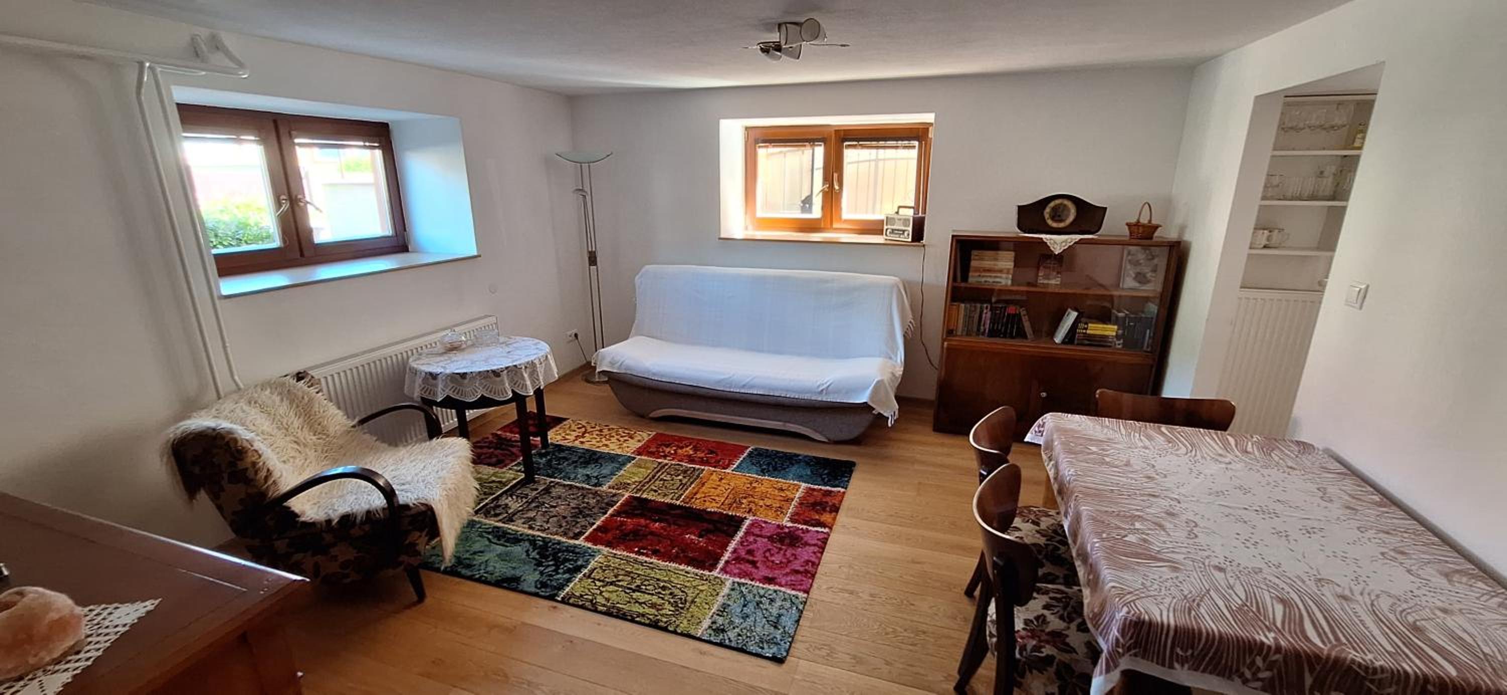 One-Bedroom Apartment photo 1