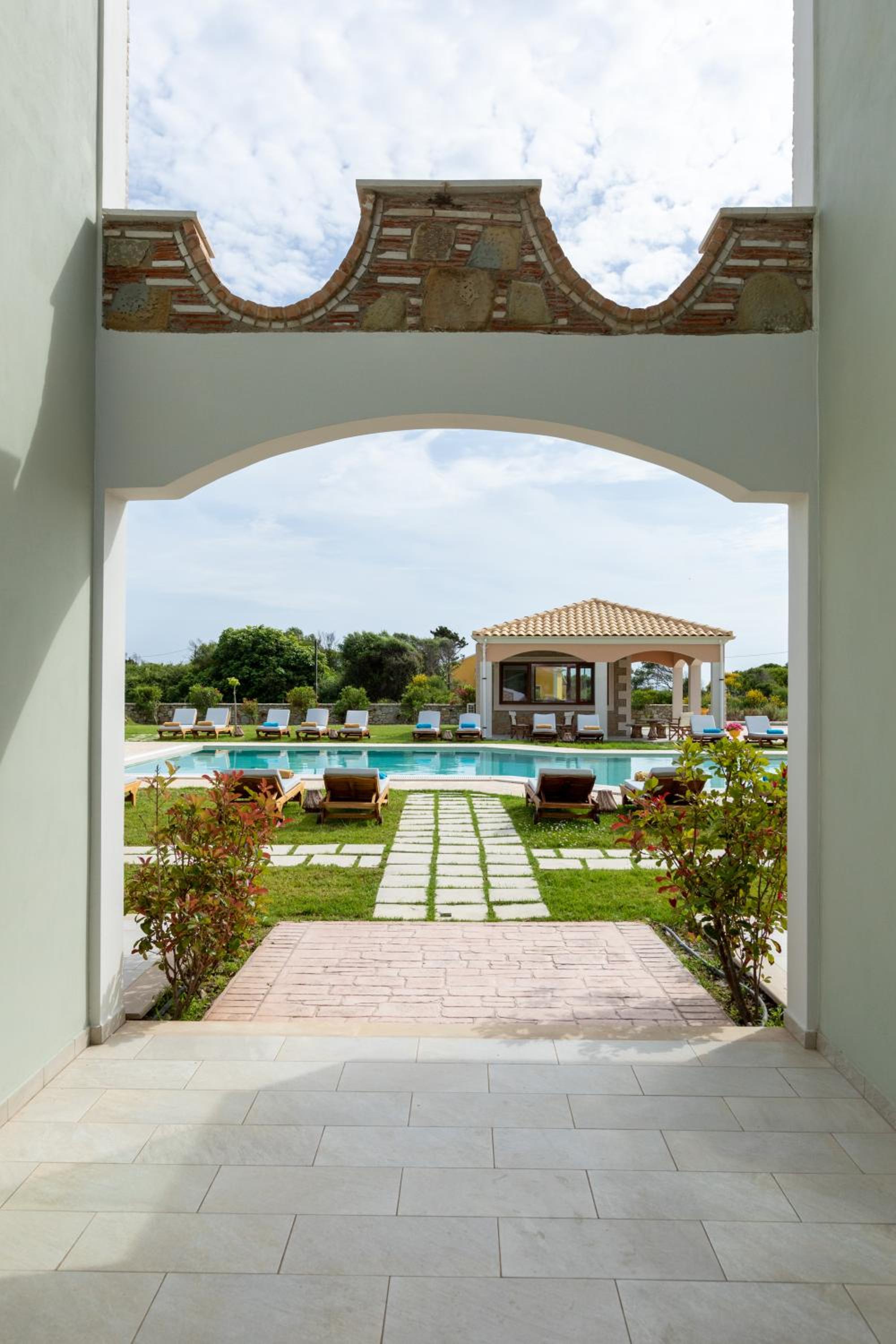 Erikousa Palace, Billede 69