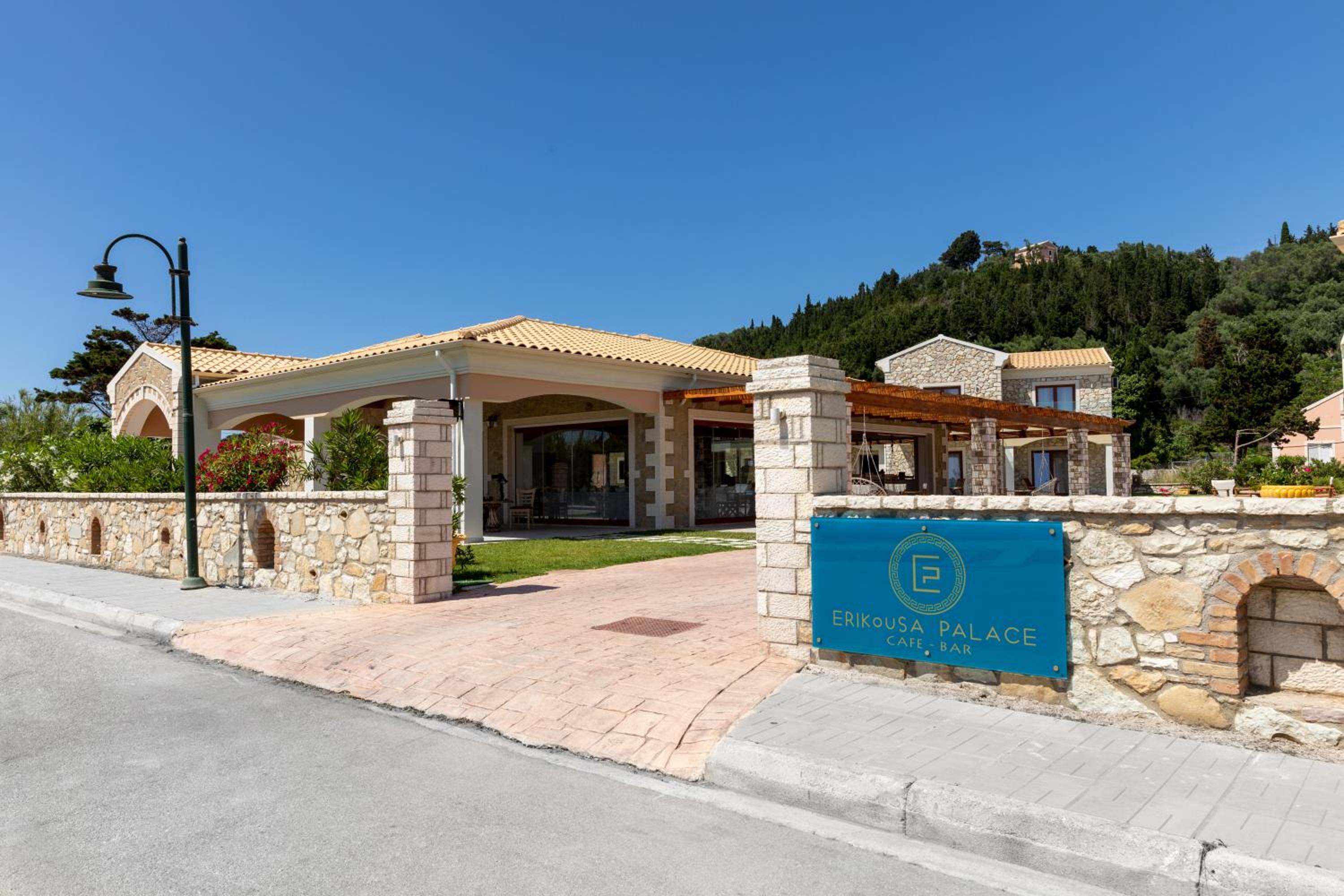 Erikousa Palace, Billede 28