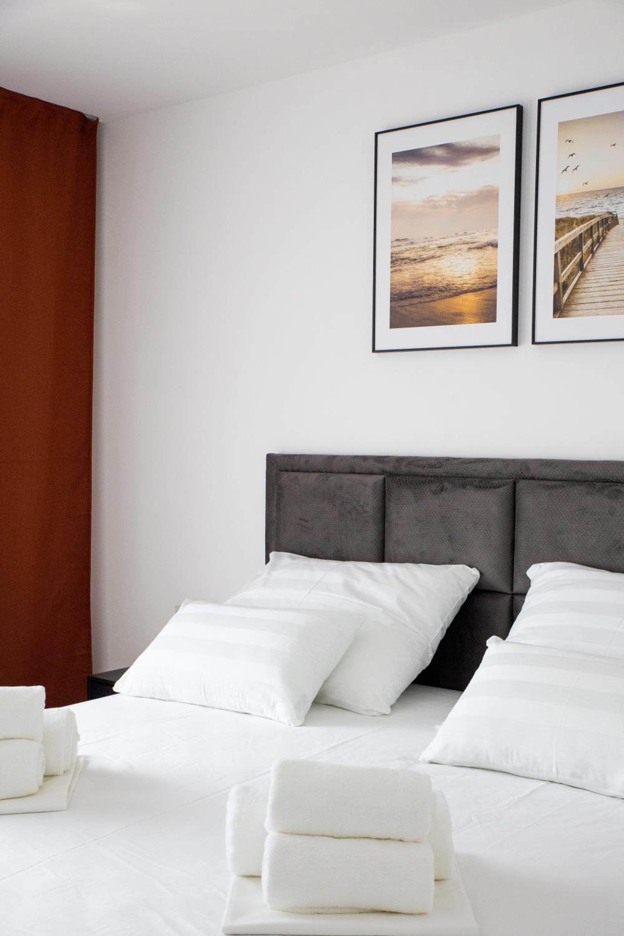 One-Bedroom Apartment photo 2