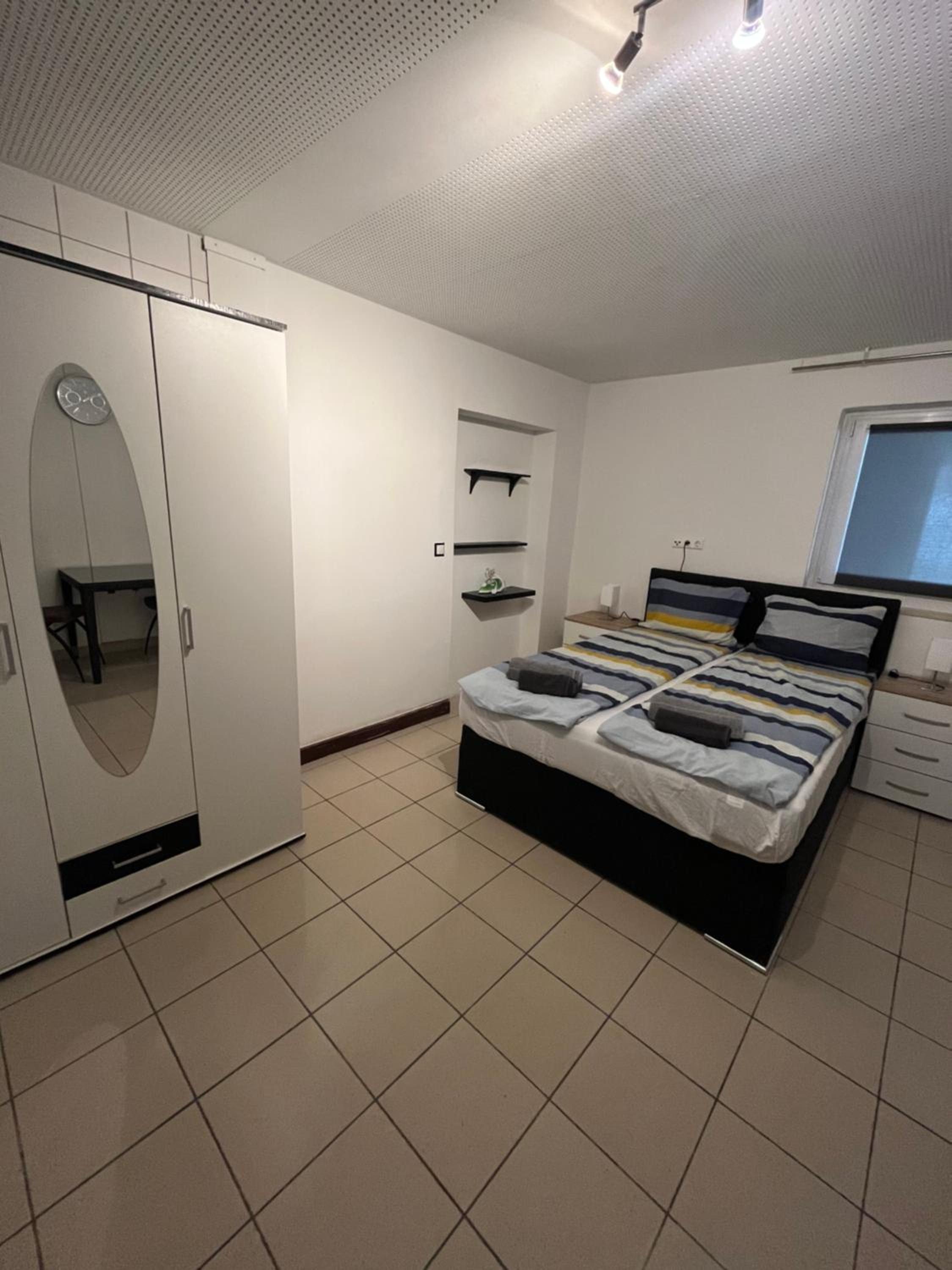 Single Room with Bathroom photo 1