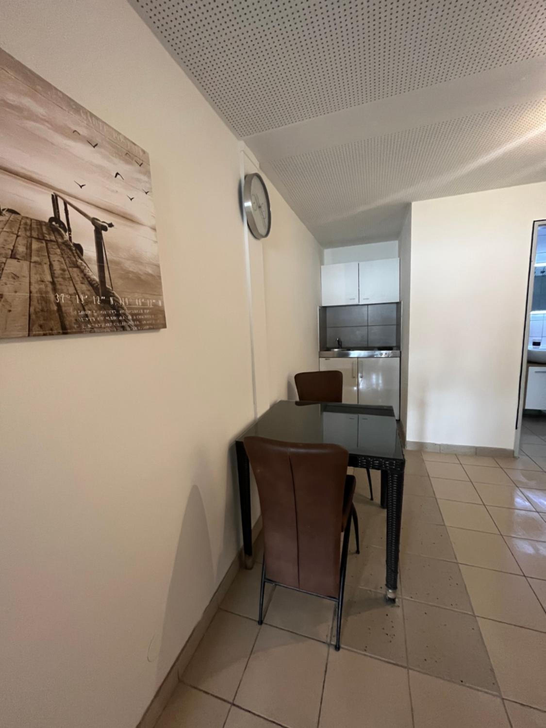 Single Room with Bathroom photo 3