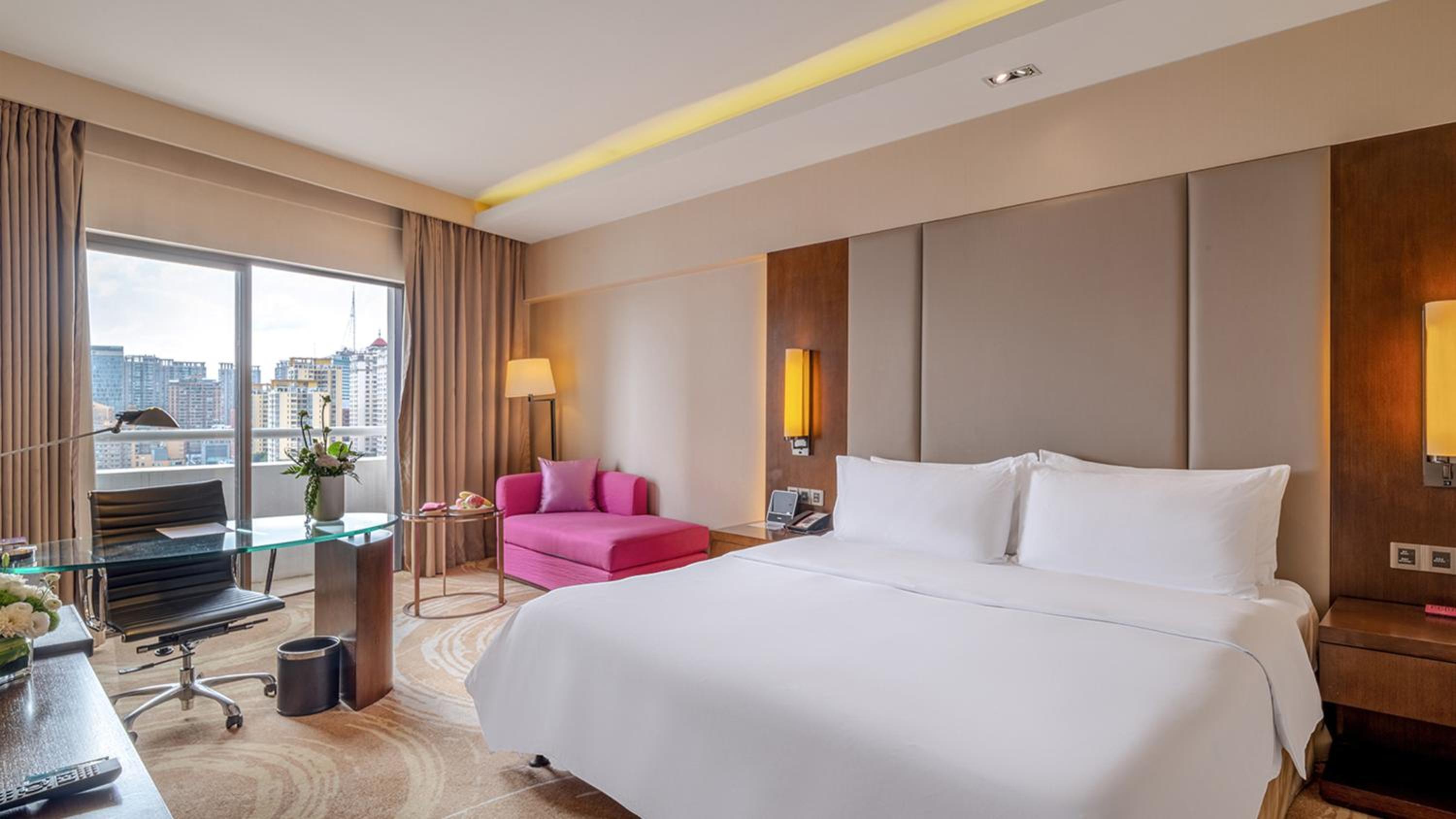 Premium King Room - Lounge Access photo 3