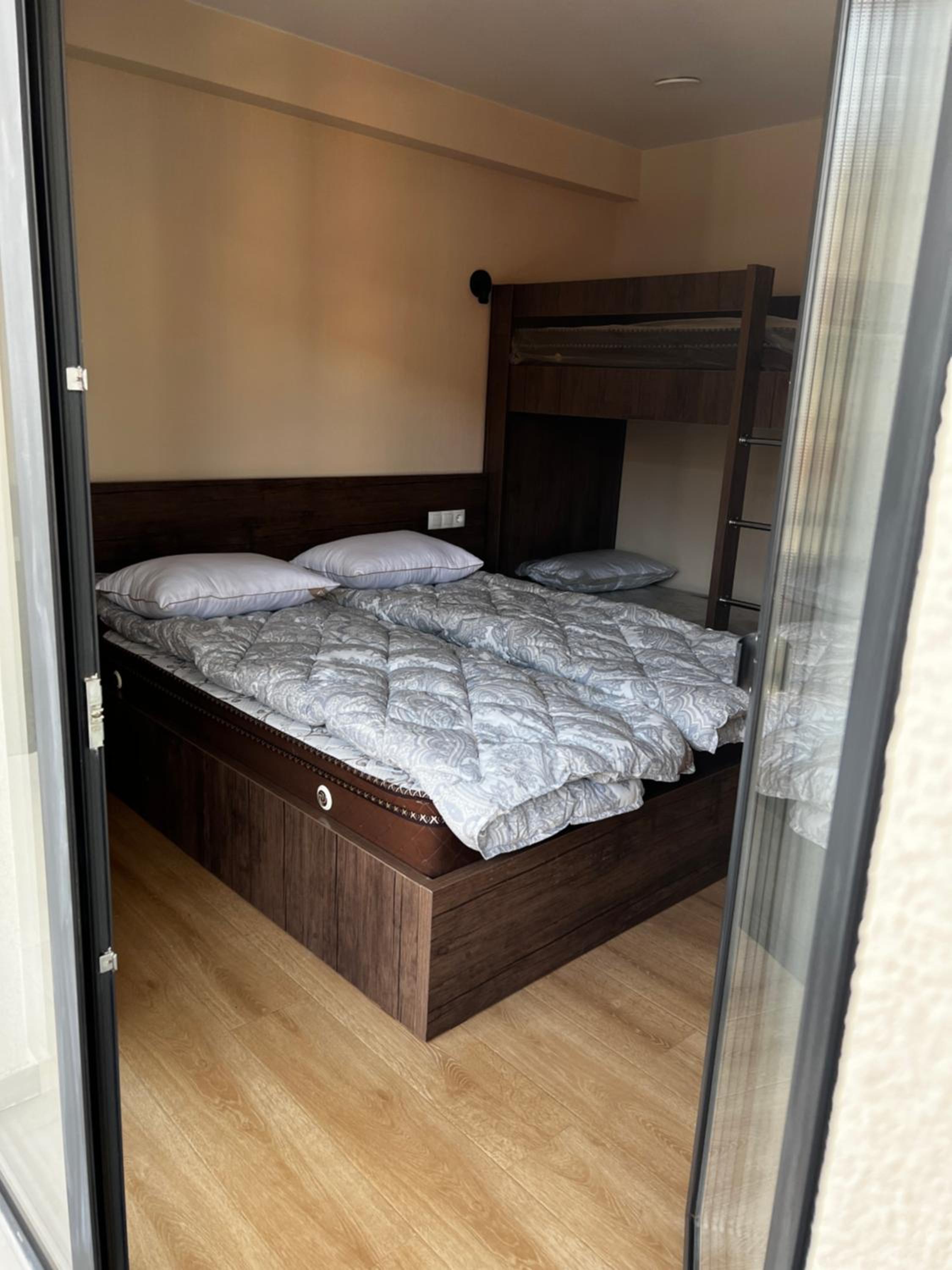One-Bedroom Apartment photo 2
