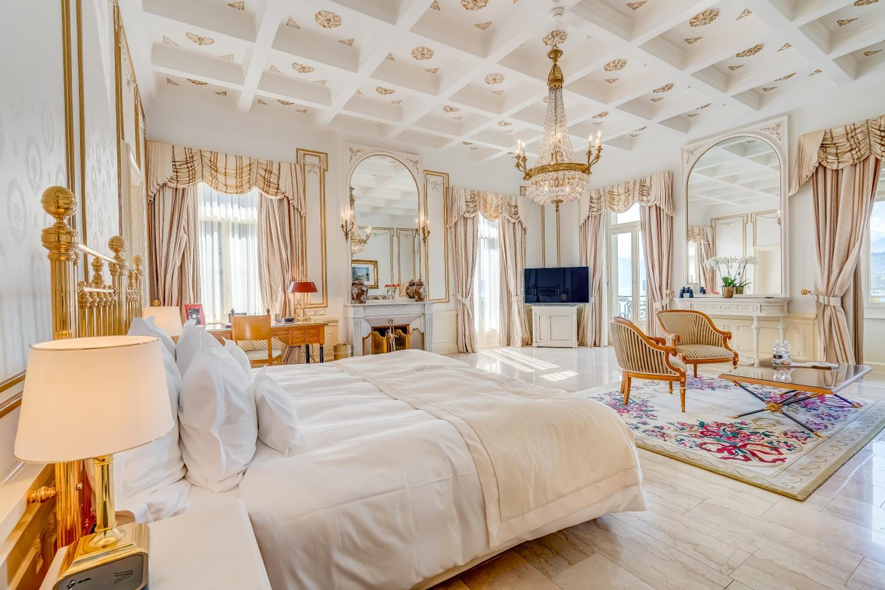 Ritz Suite Lake View - Photo 1