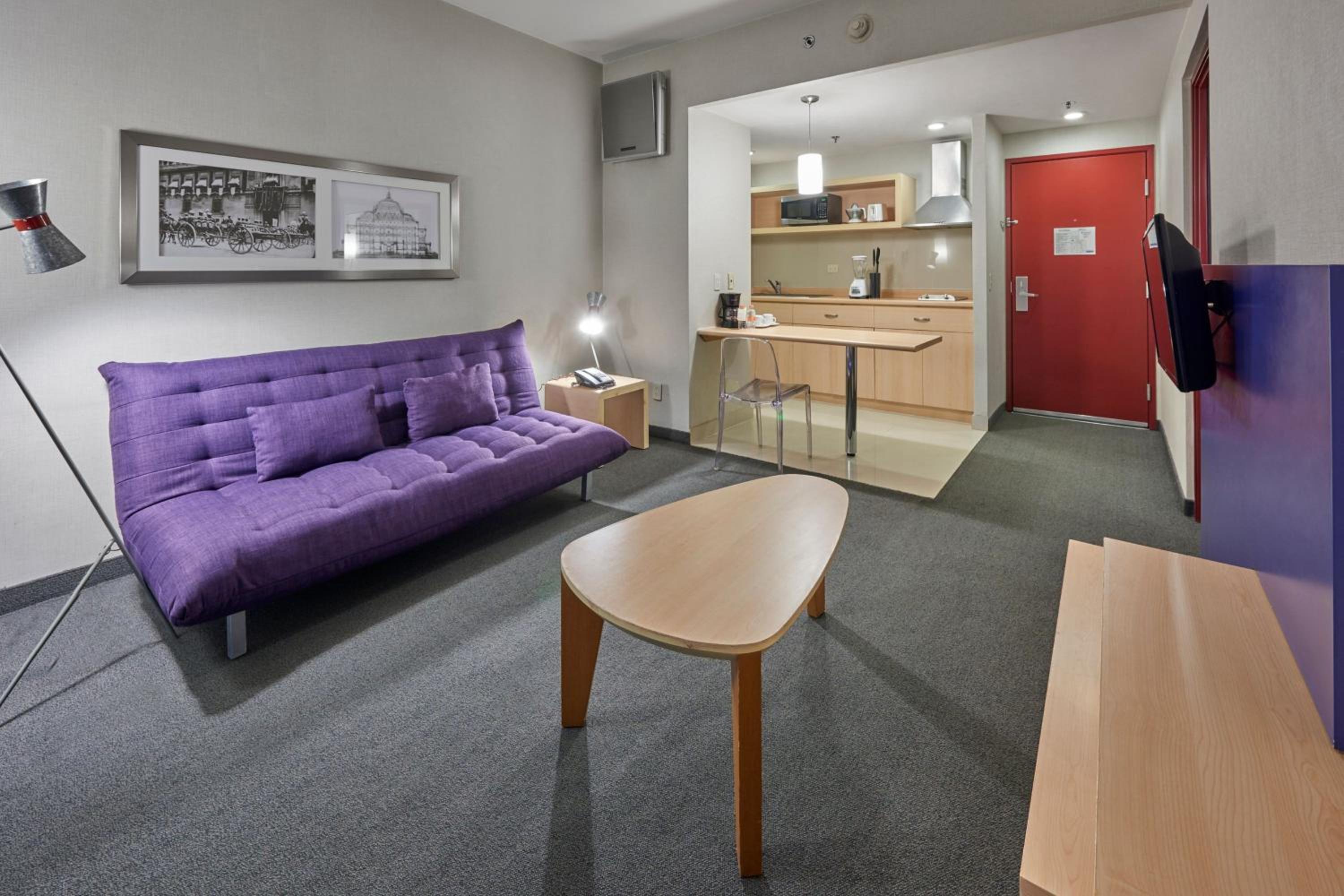 Junior Queen Suite with Sofa Bed - Photo 1