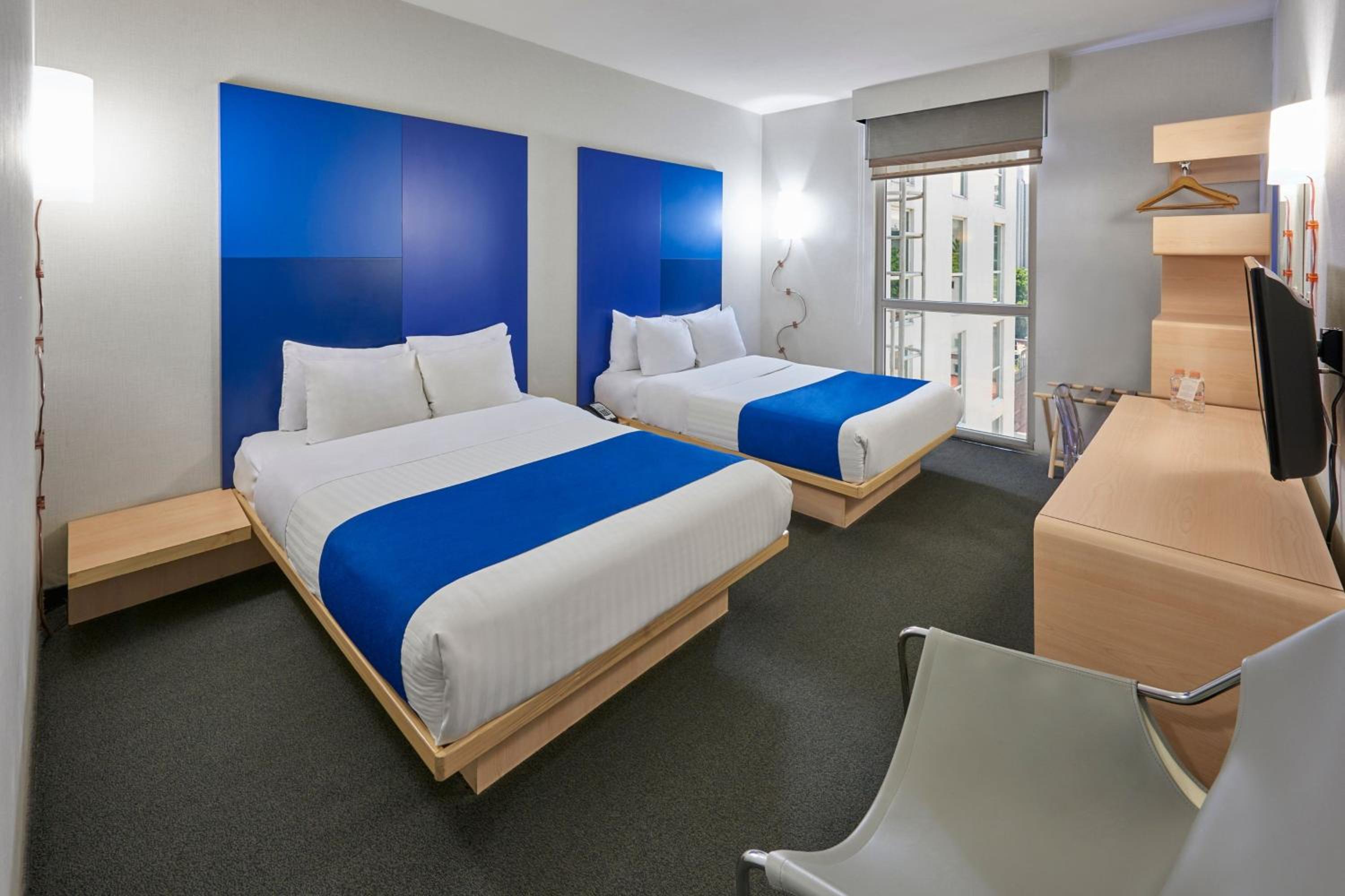 Double Room with Two Double Beds - Photo 1