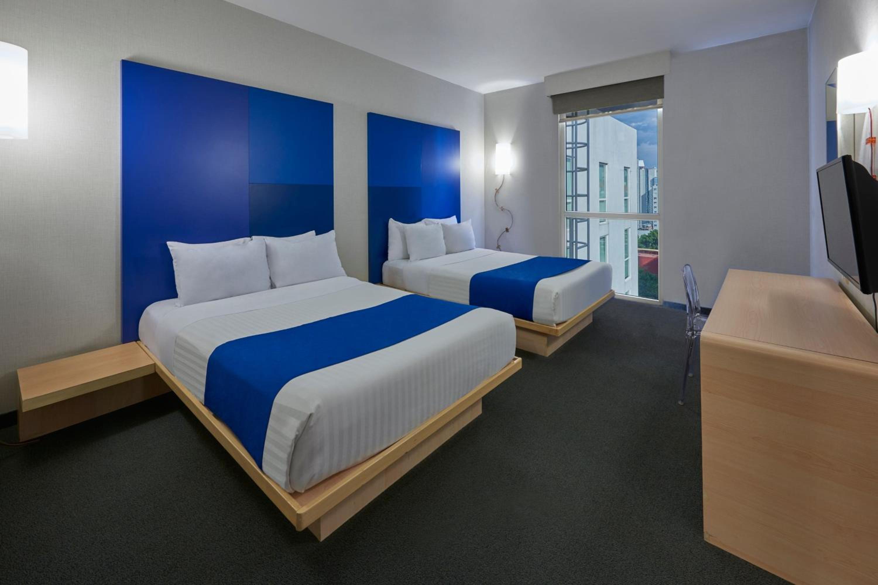 Double Room with Two Double Beds - Photo 4