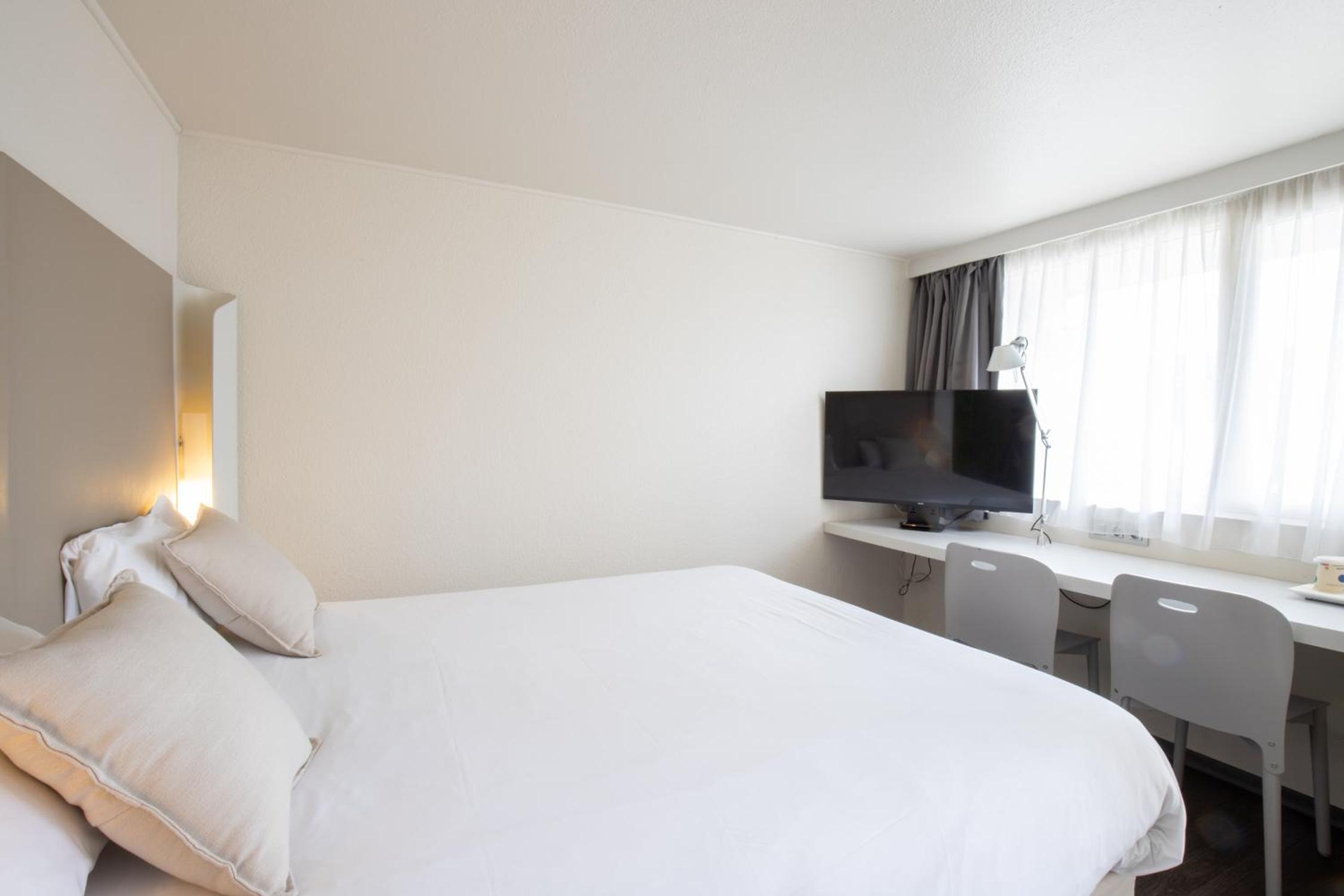 Standard Room - 1 Double Bed 1 Junior Bed Up To 10 Years
