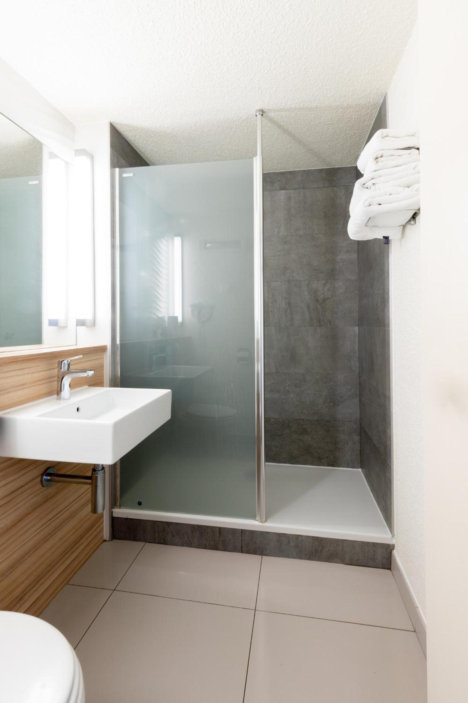 Double Room - Photo 6