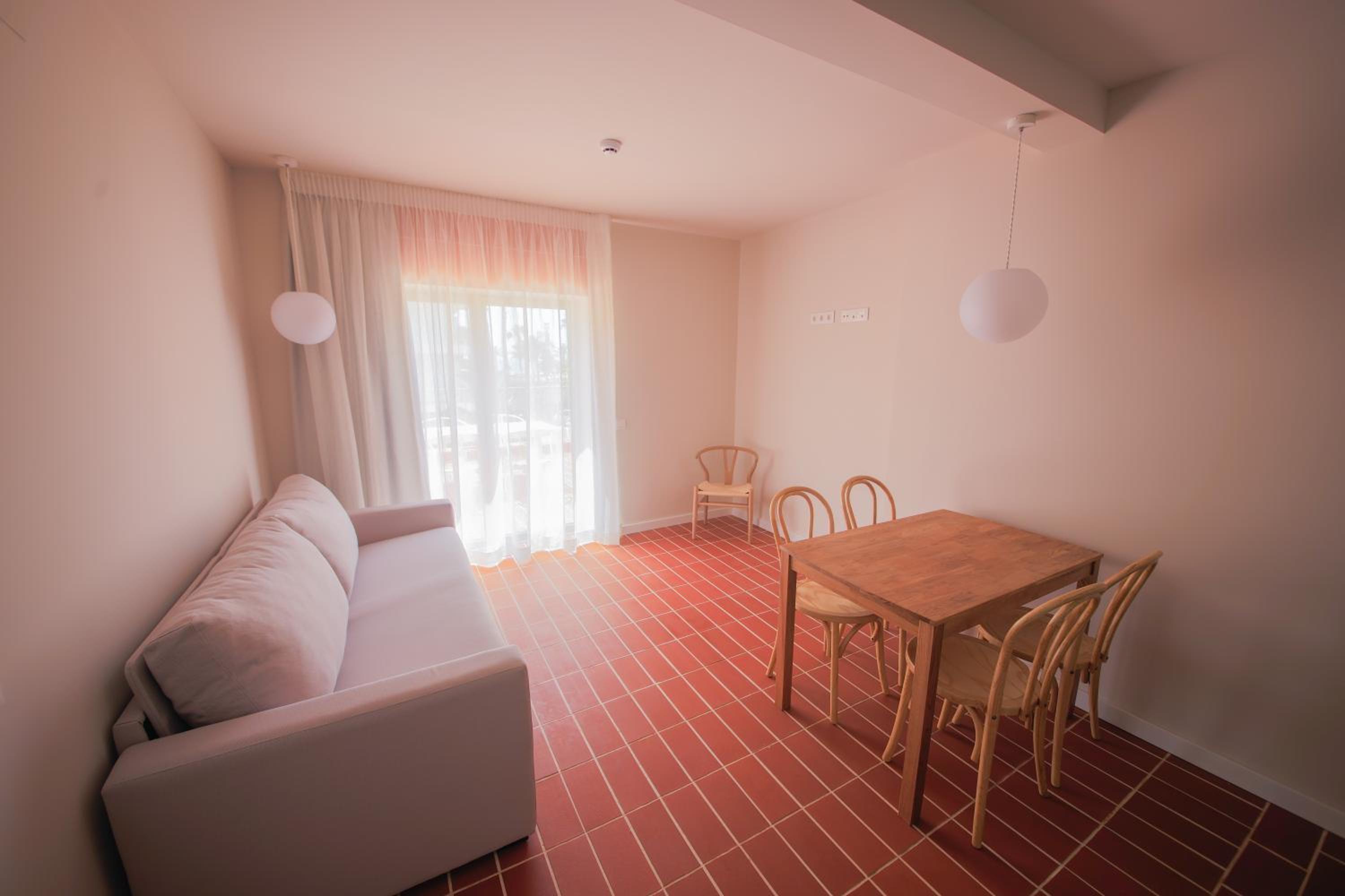Apartamento con Gran Terraza y Vista al Mar (4 Adultos)