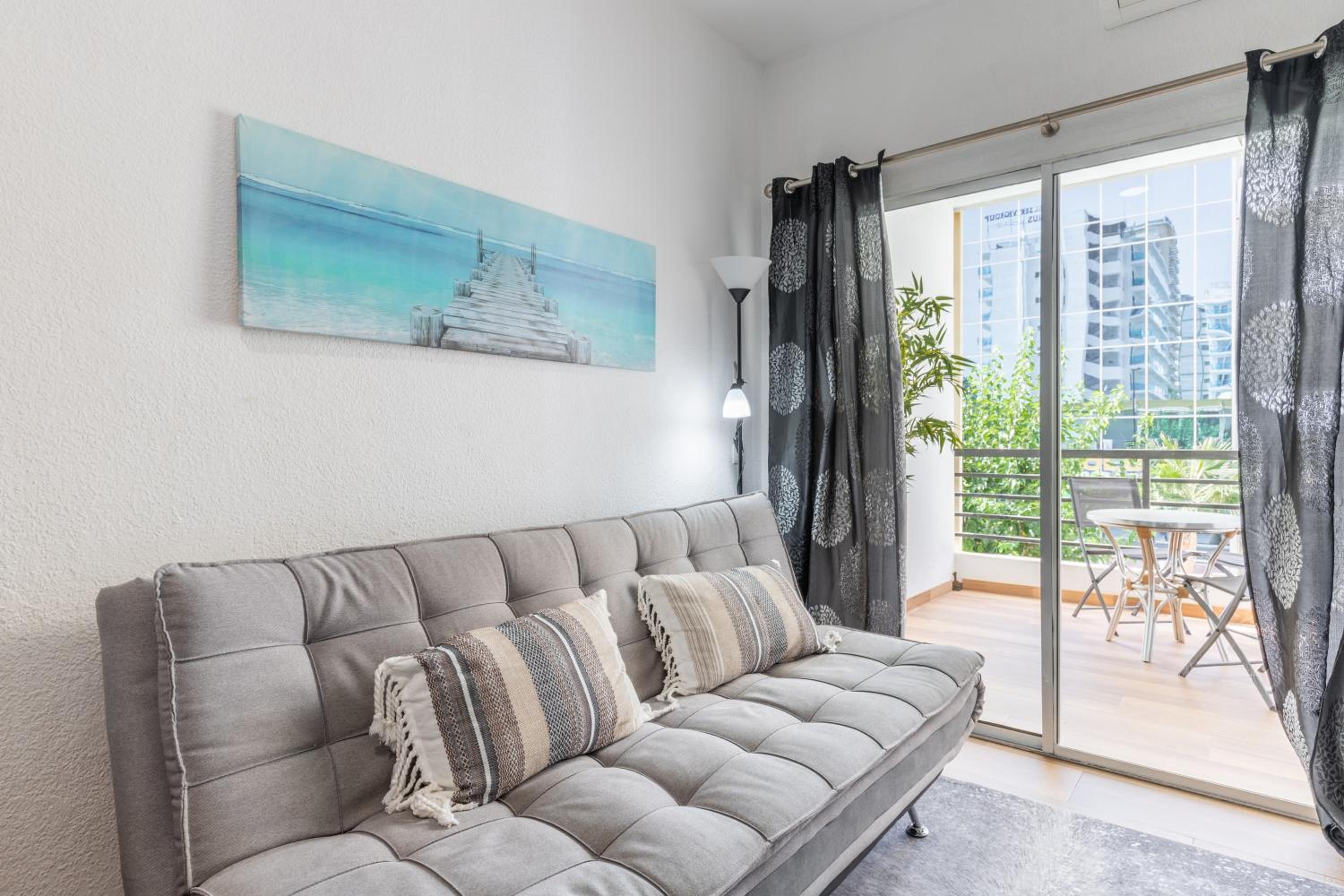 Apartamento de un dormitorio superior con balcón