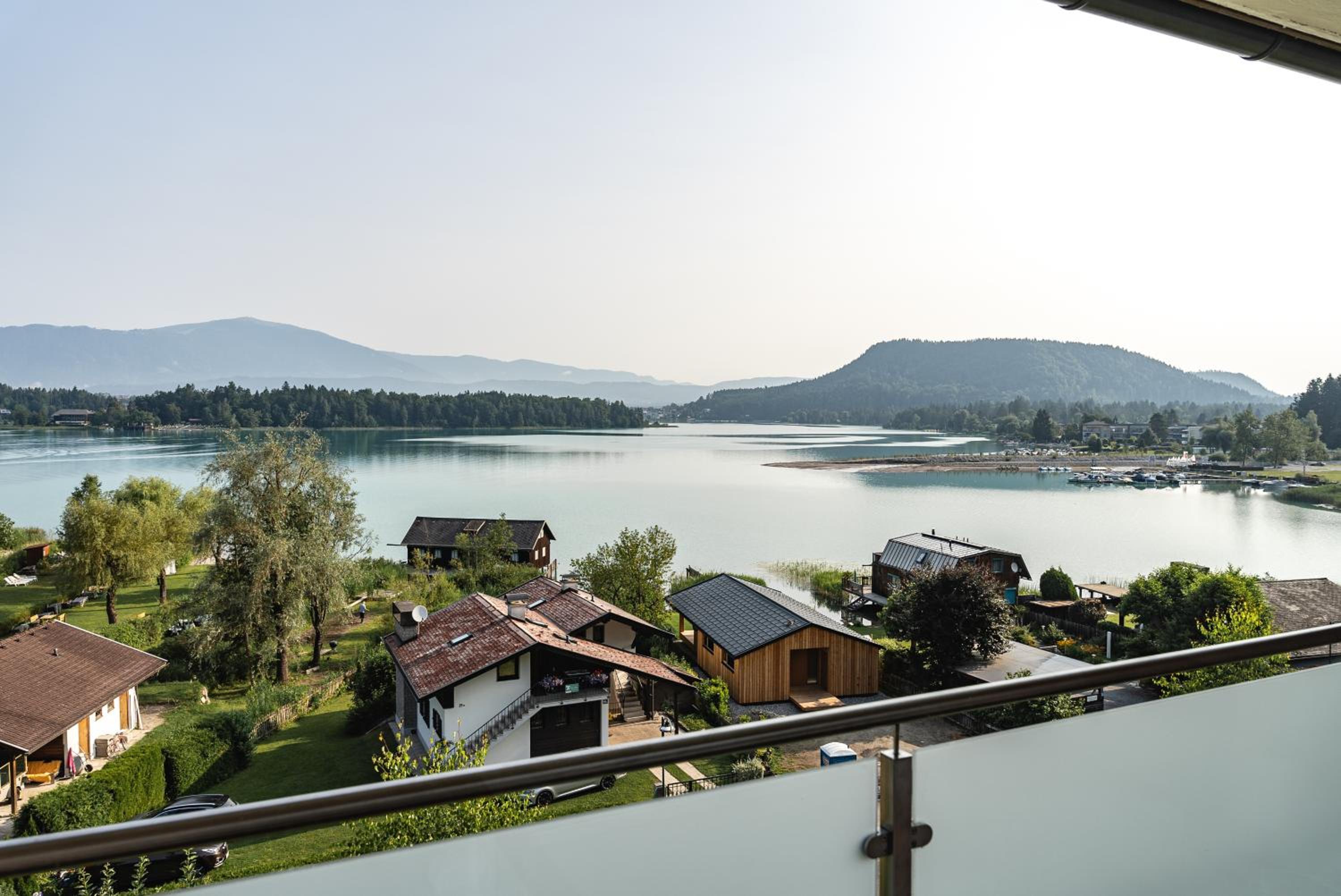 Double Room with Balcony and Lake View photo 3