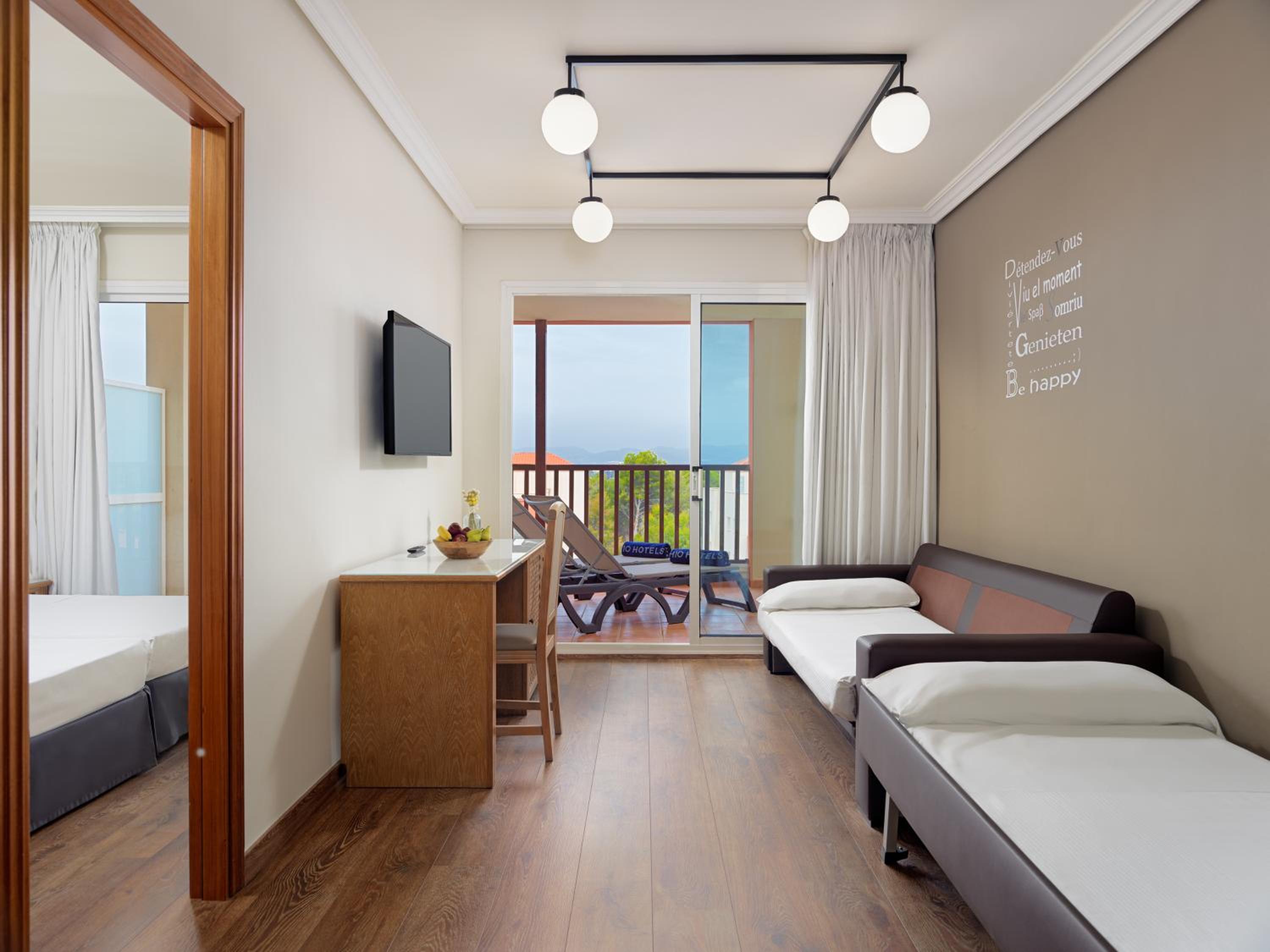 Habitación Familiar (2 Adultos + 2 Niños de hasta 10 años)