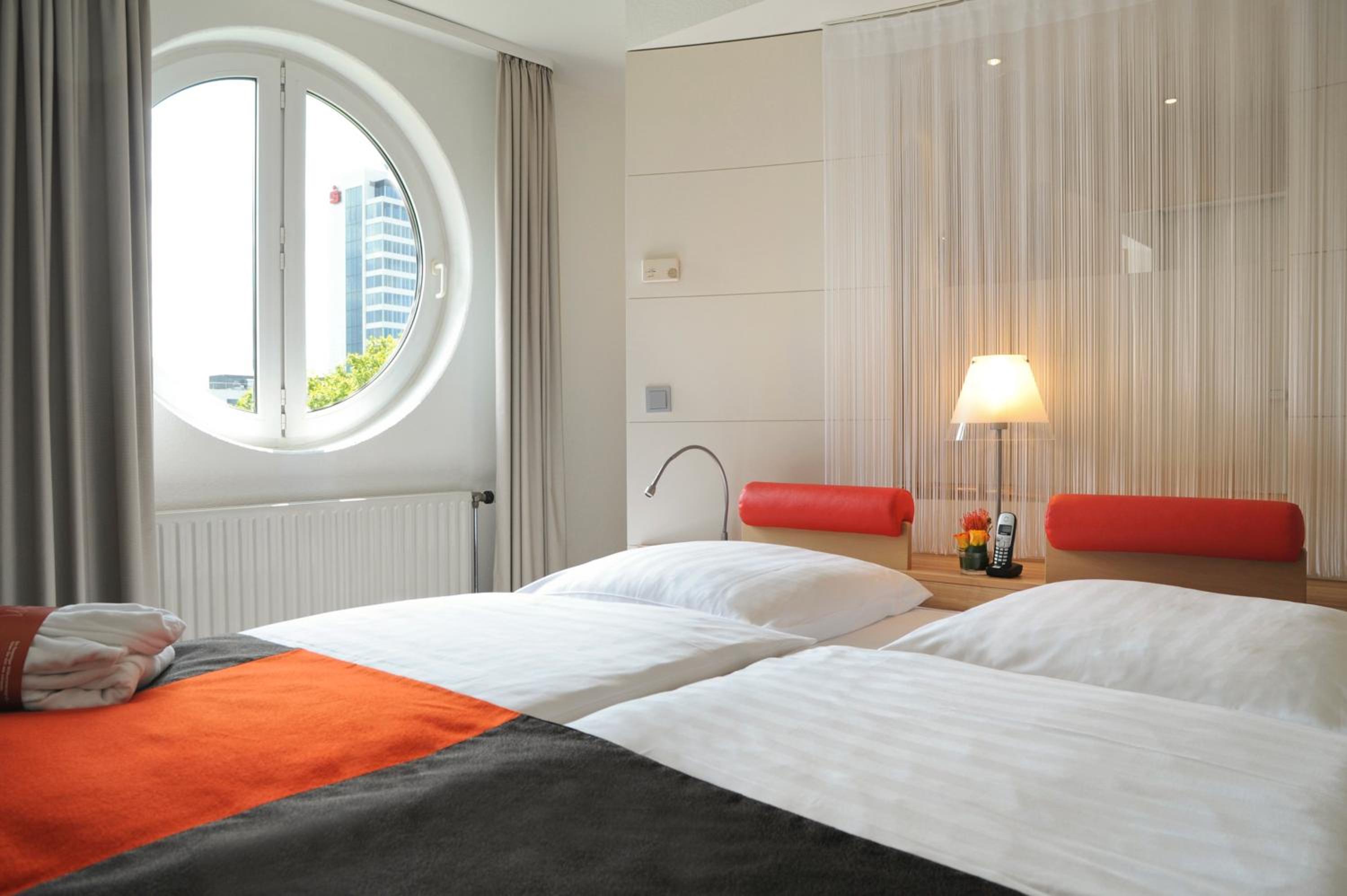 Privilege Queen Suite with Sofa Bed and Balcony - Photo 1