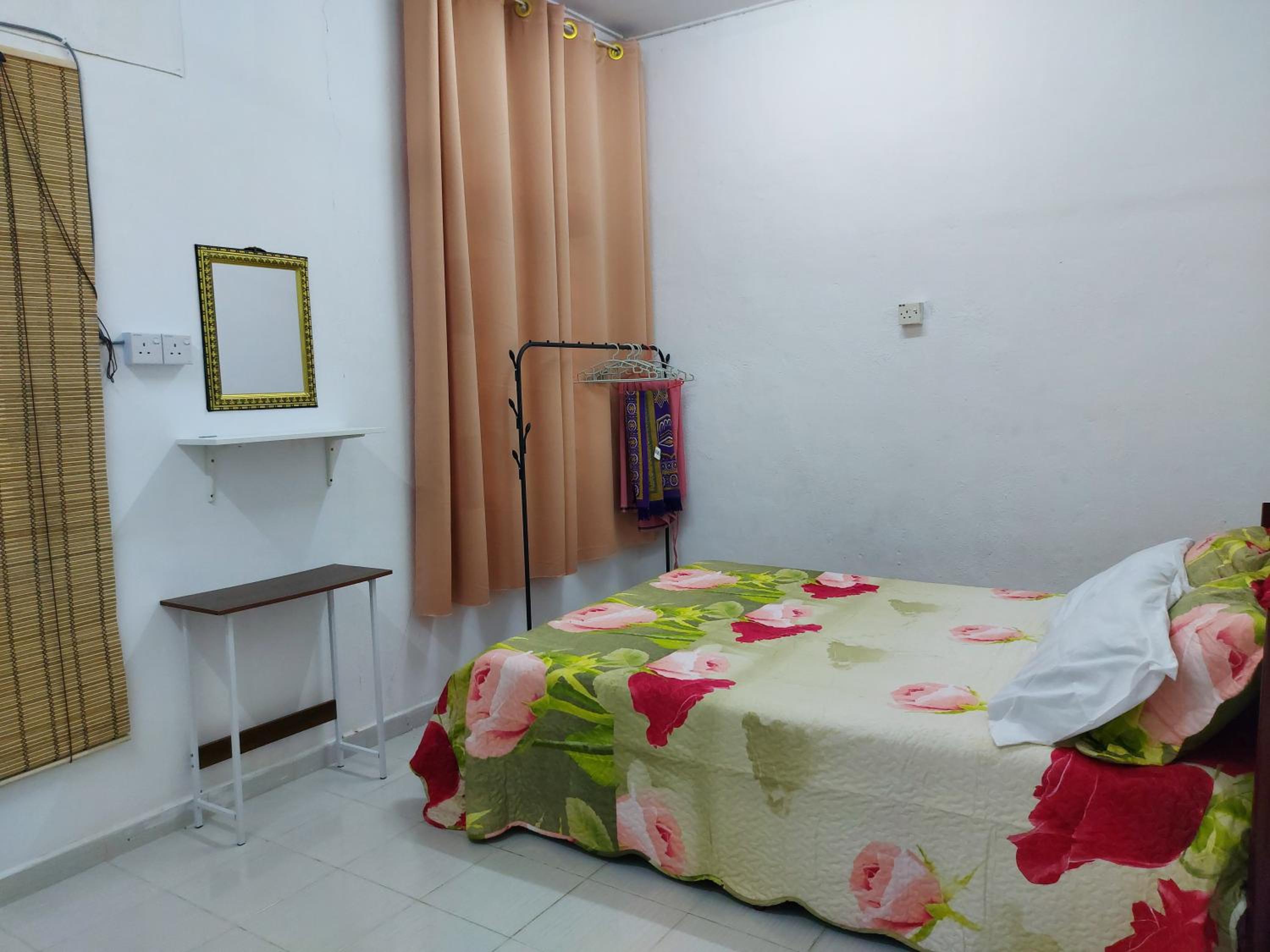 Three-Bedroom House photo 1