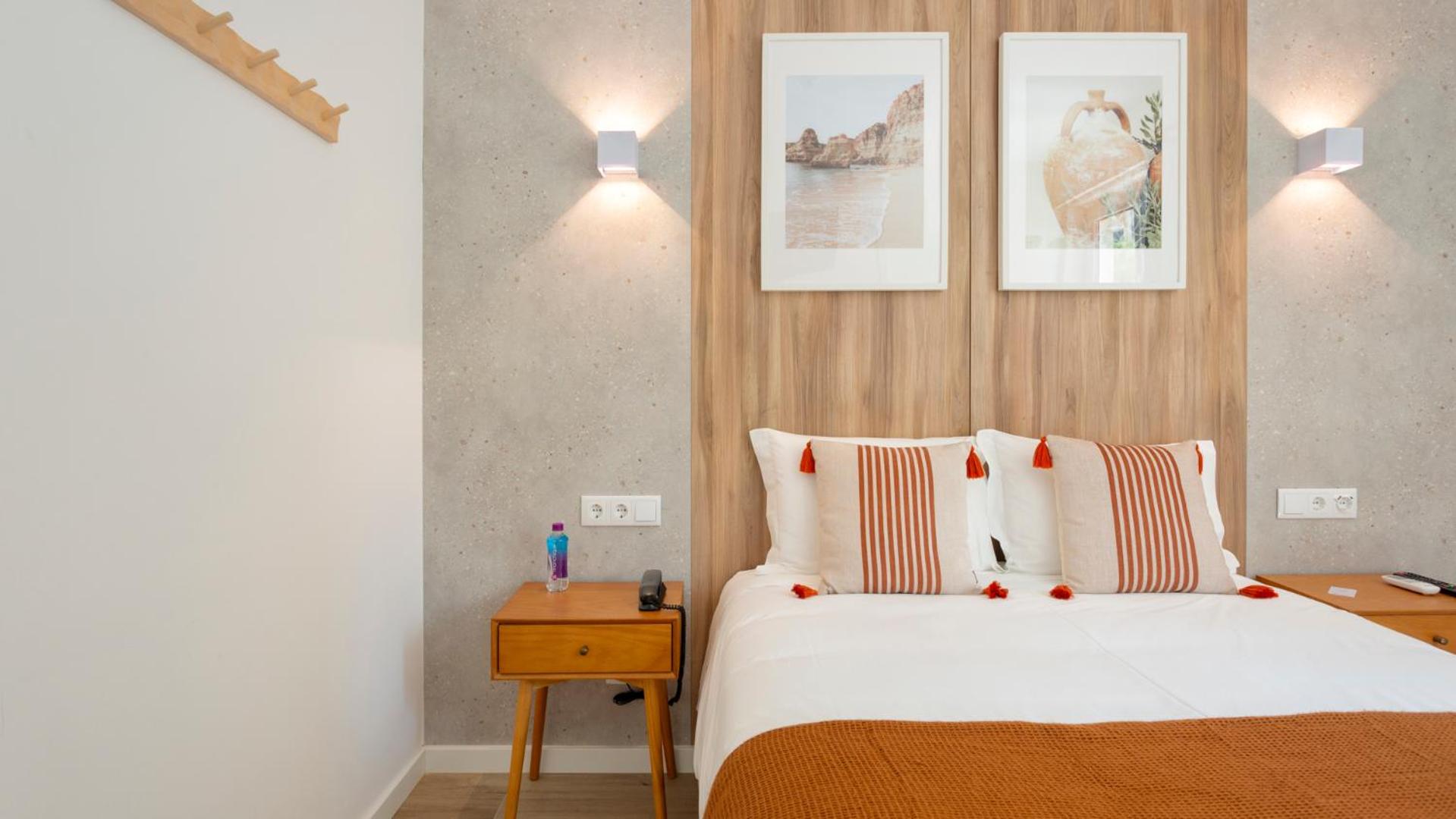 Double Room - Photo 8