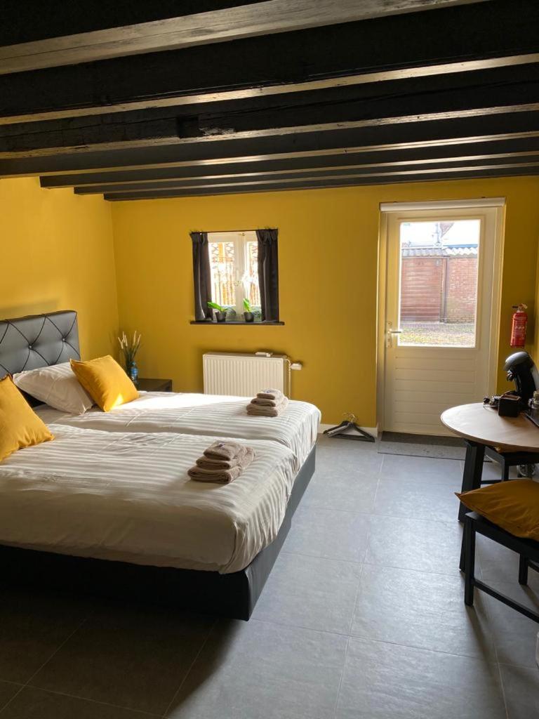 Queen Room - Disability Access photo 1