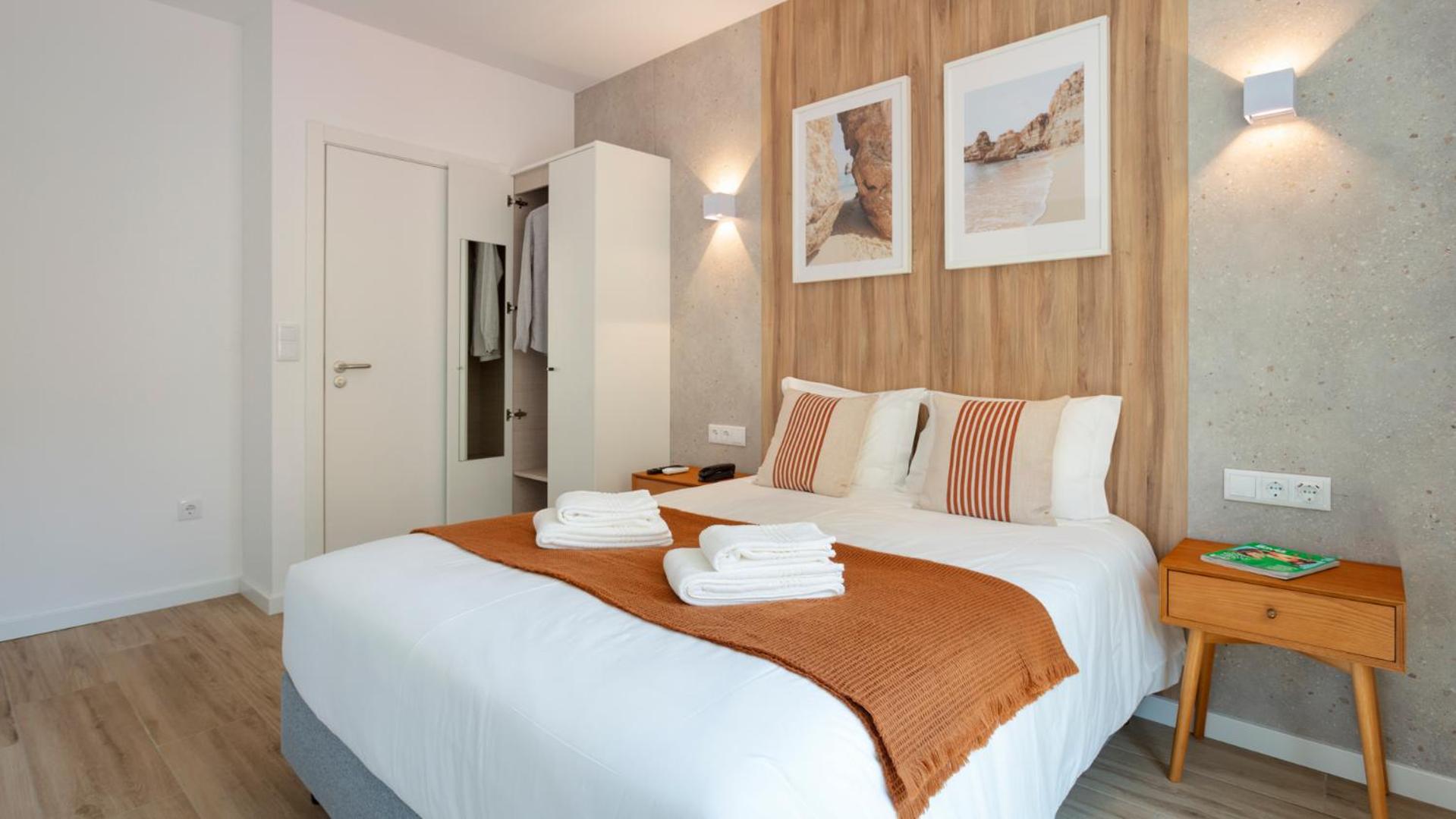 Double Room - Photo 9
