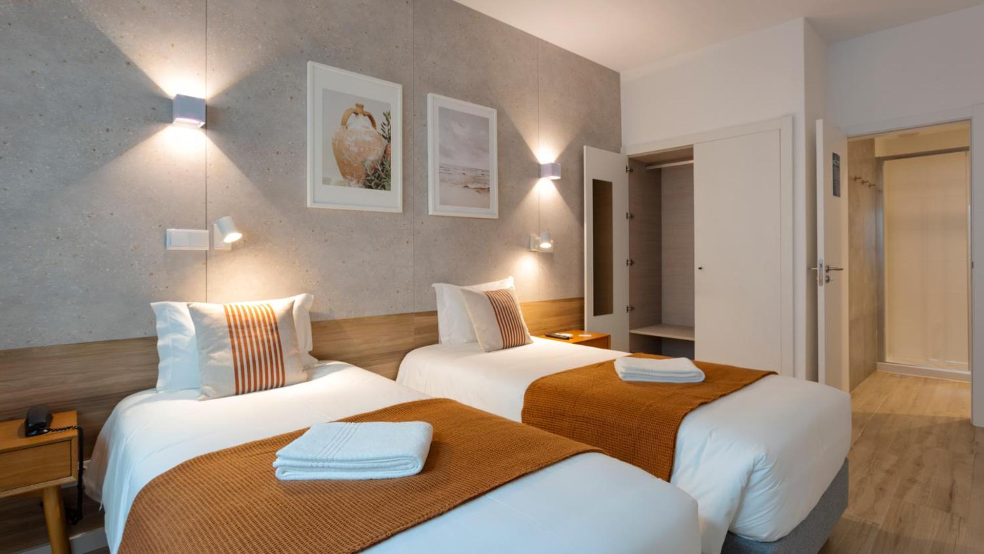 Twin Room - Photo 4