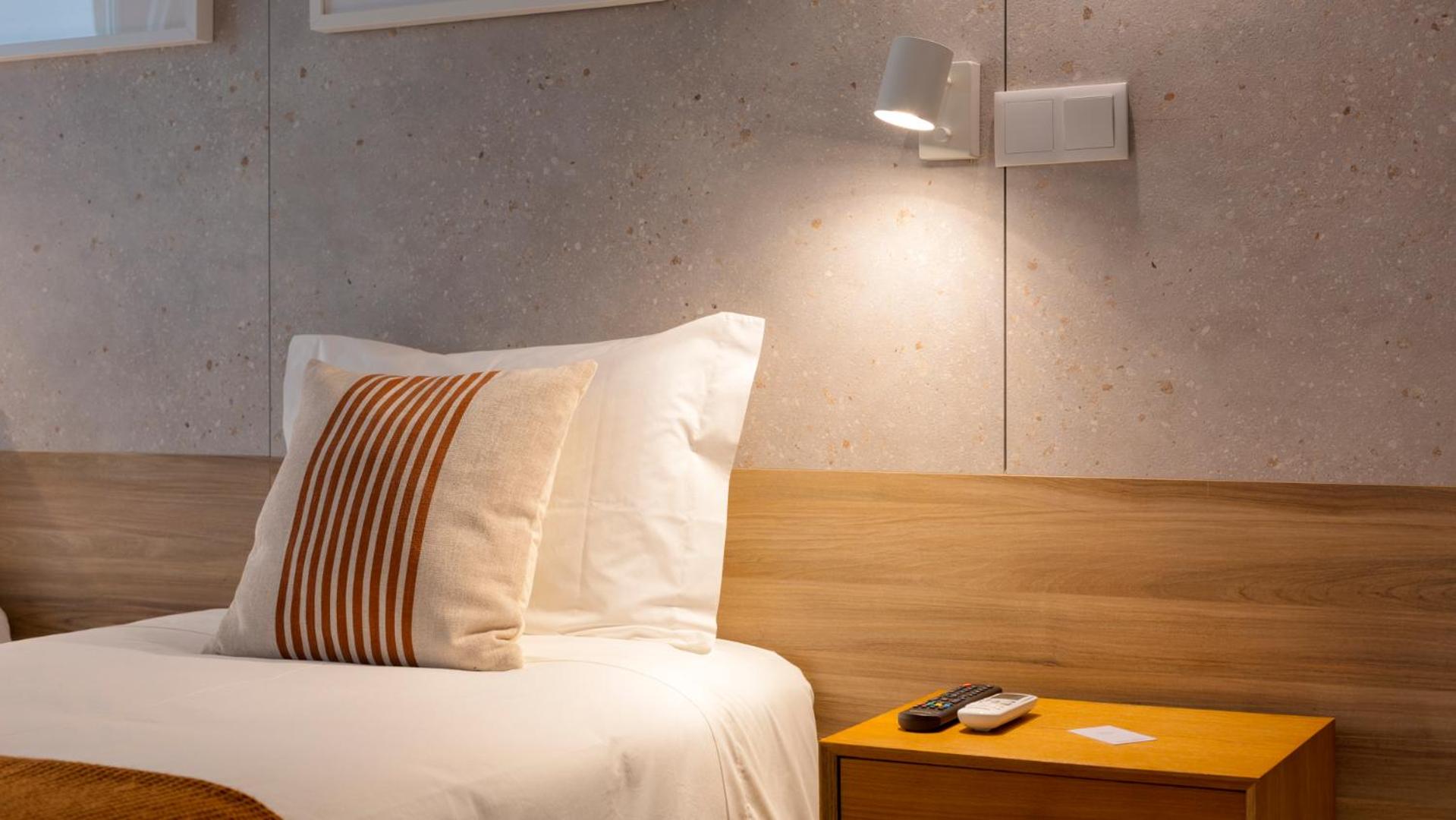 Twin Room - Photo 3