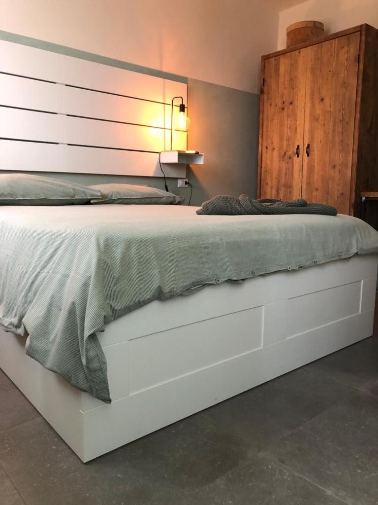 Large Double Room photo 3