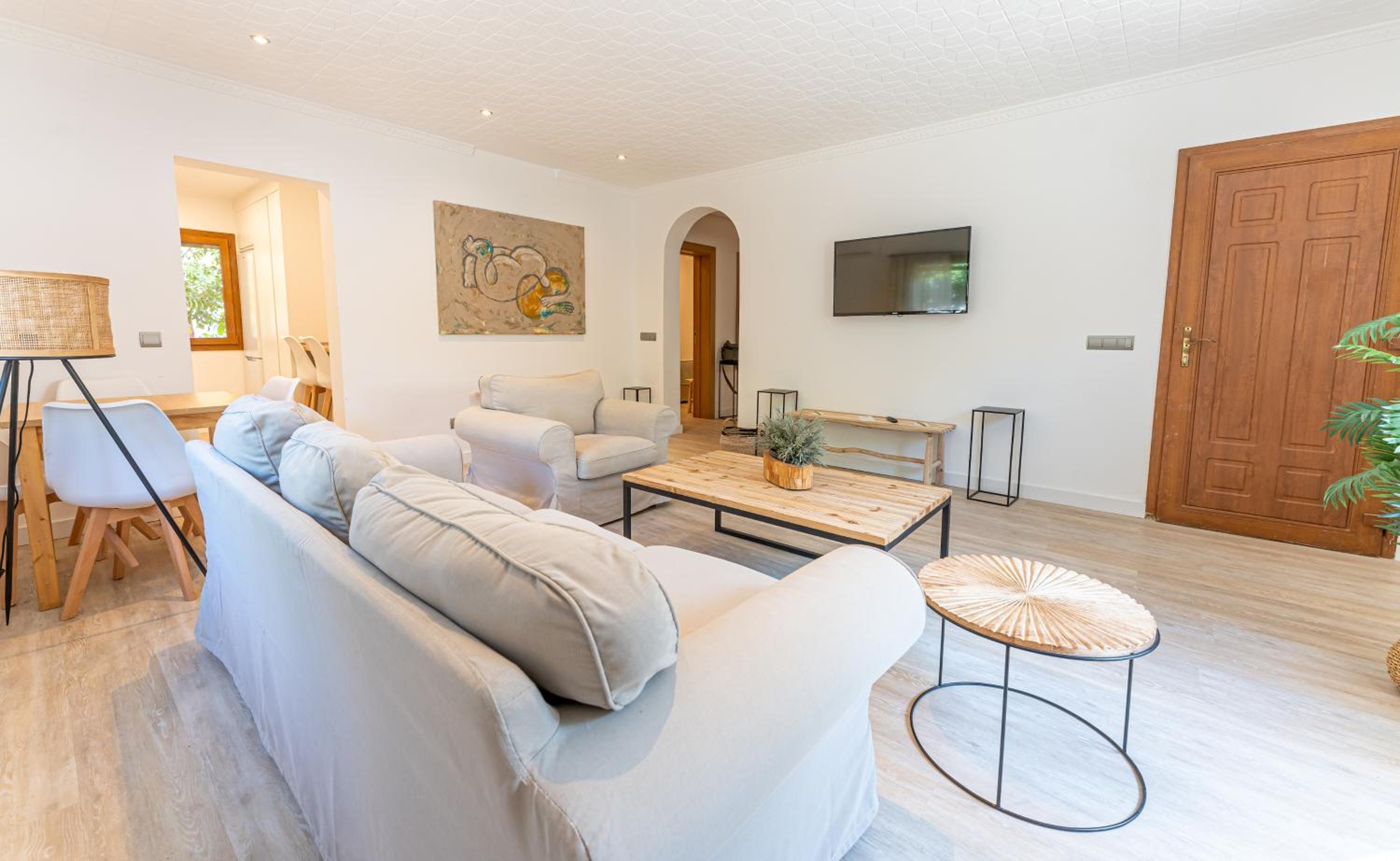 Three-Bedroom Villa photo 2