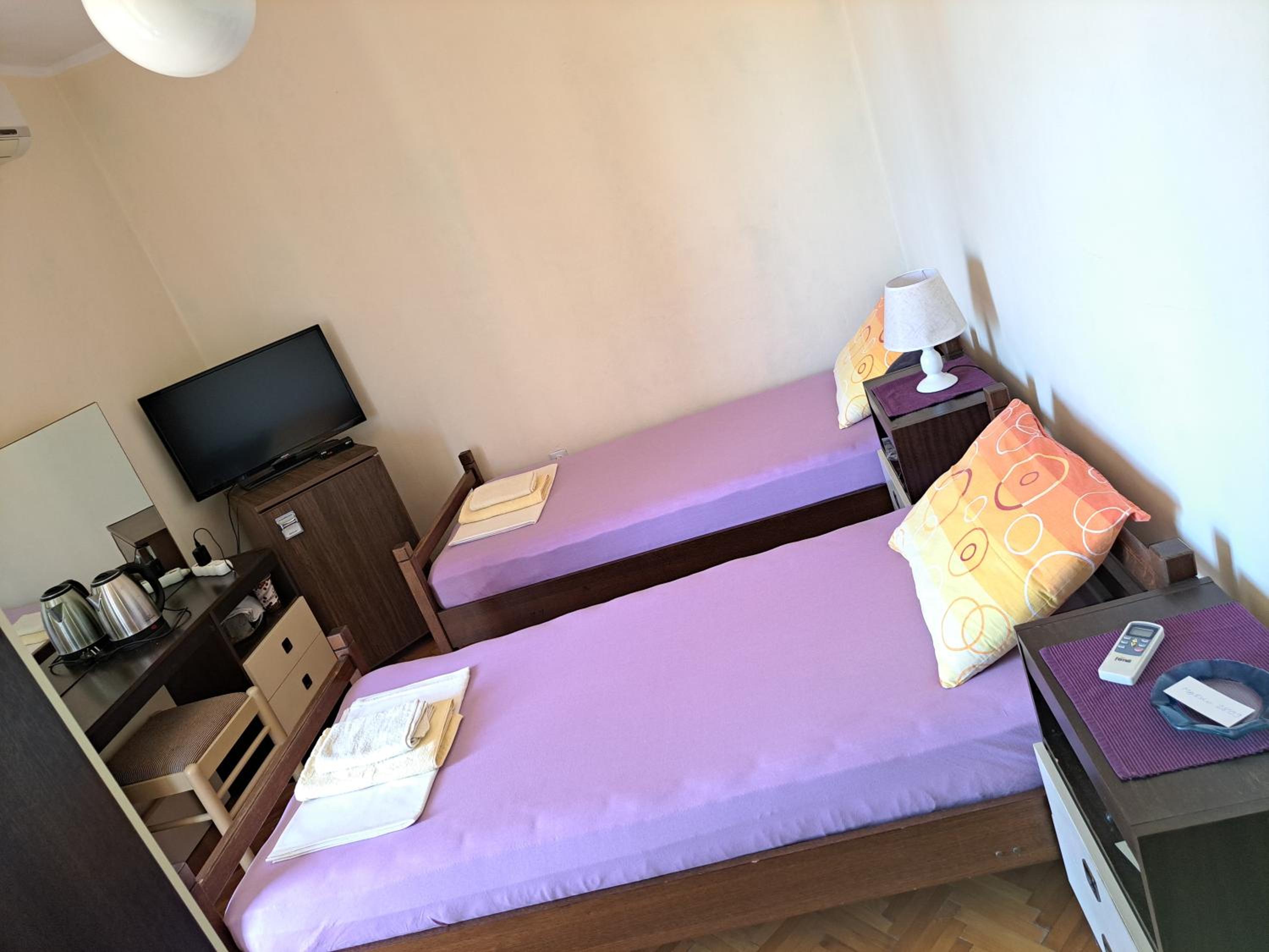Budget Double Room photo 2