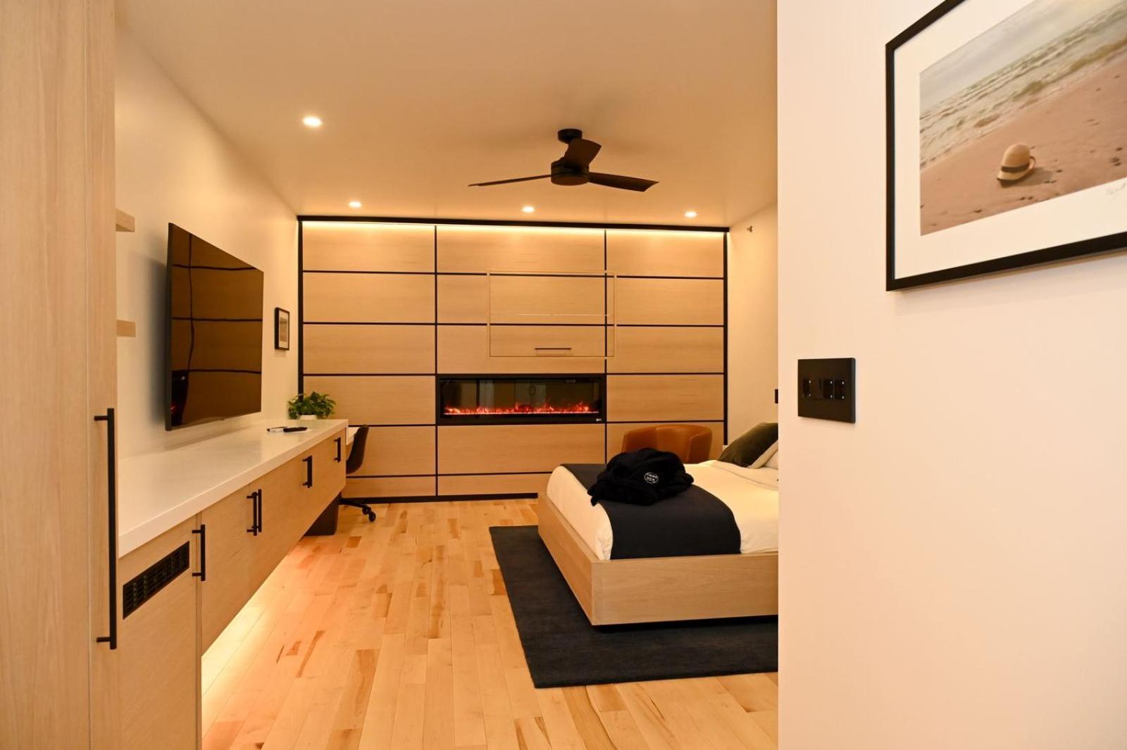 Cribs on Main, Billede 16