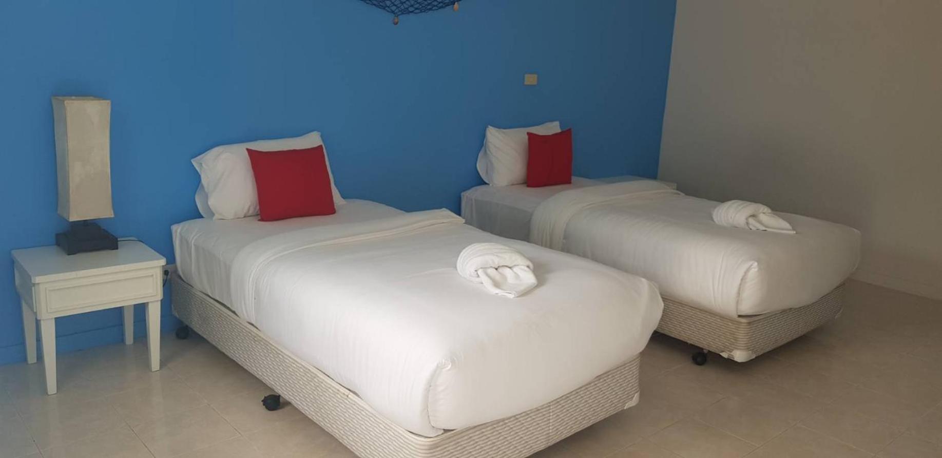 Deluxe Twin Room - Photo 13