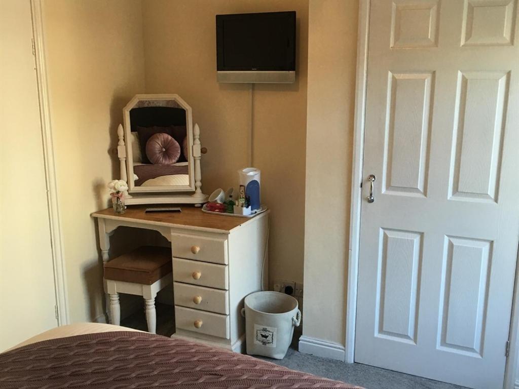 Double Room with Private Bathroom photo 2