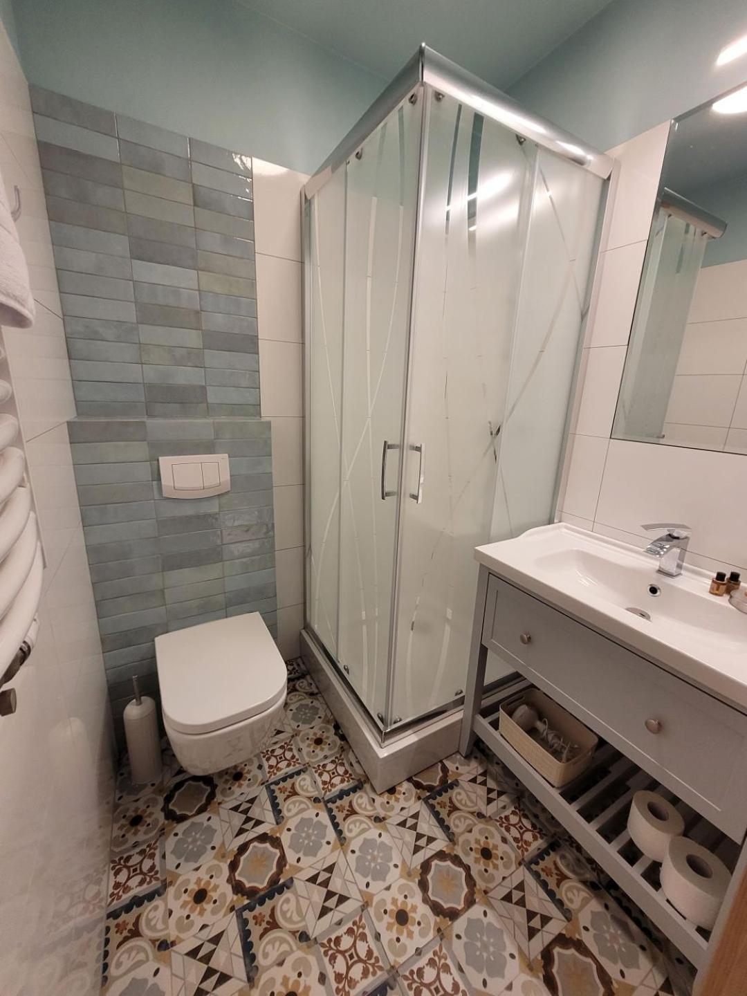 Budget Double Room - Photo 2