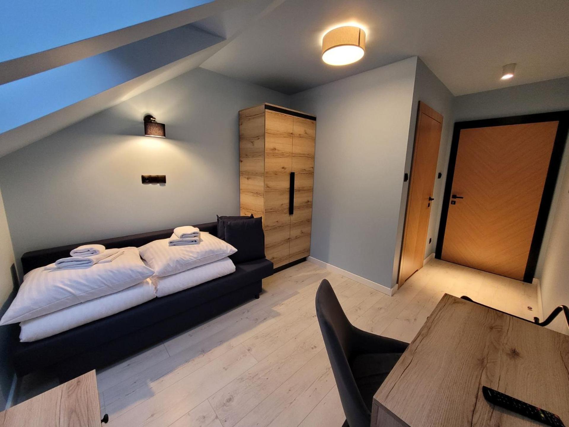 Budget Double Room - Photo 1
