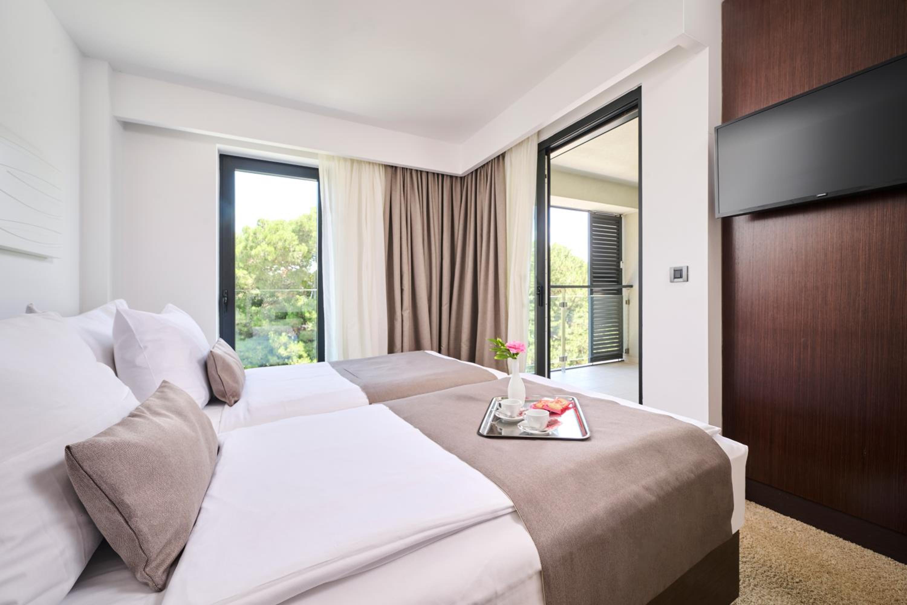 Superior Room with Balcony - Park Side - Photo 4