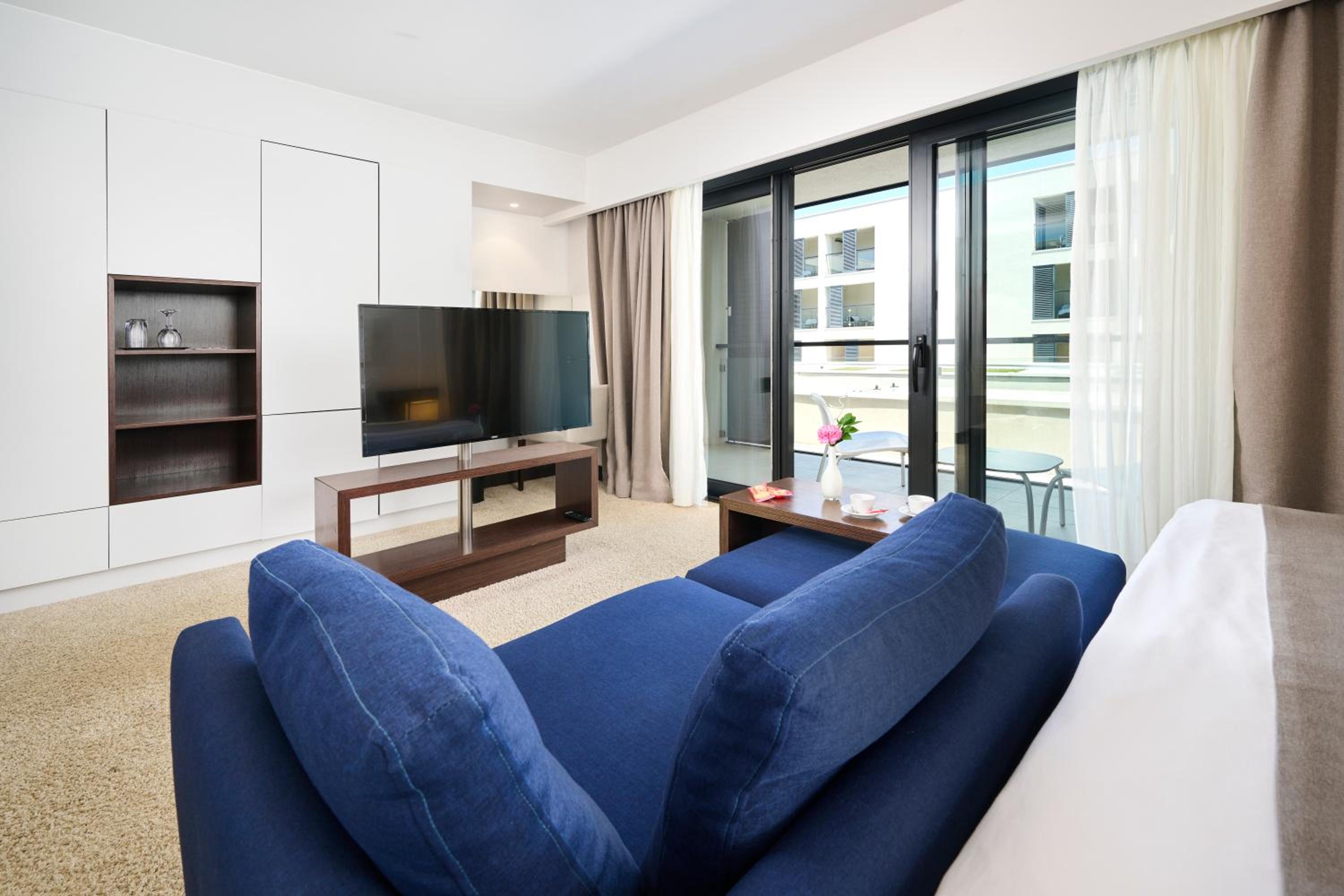 Classic Room with Balcony - Photo 3