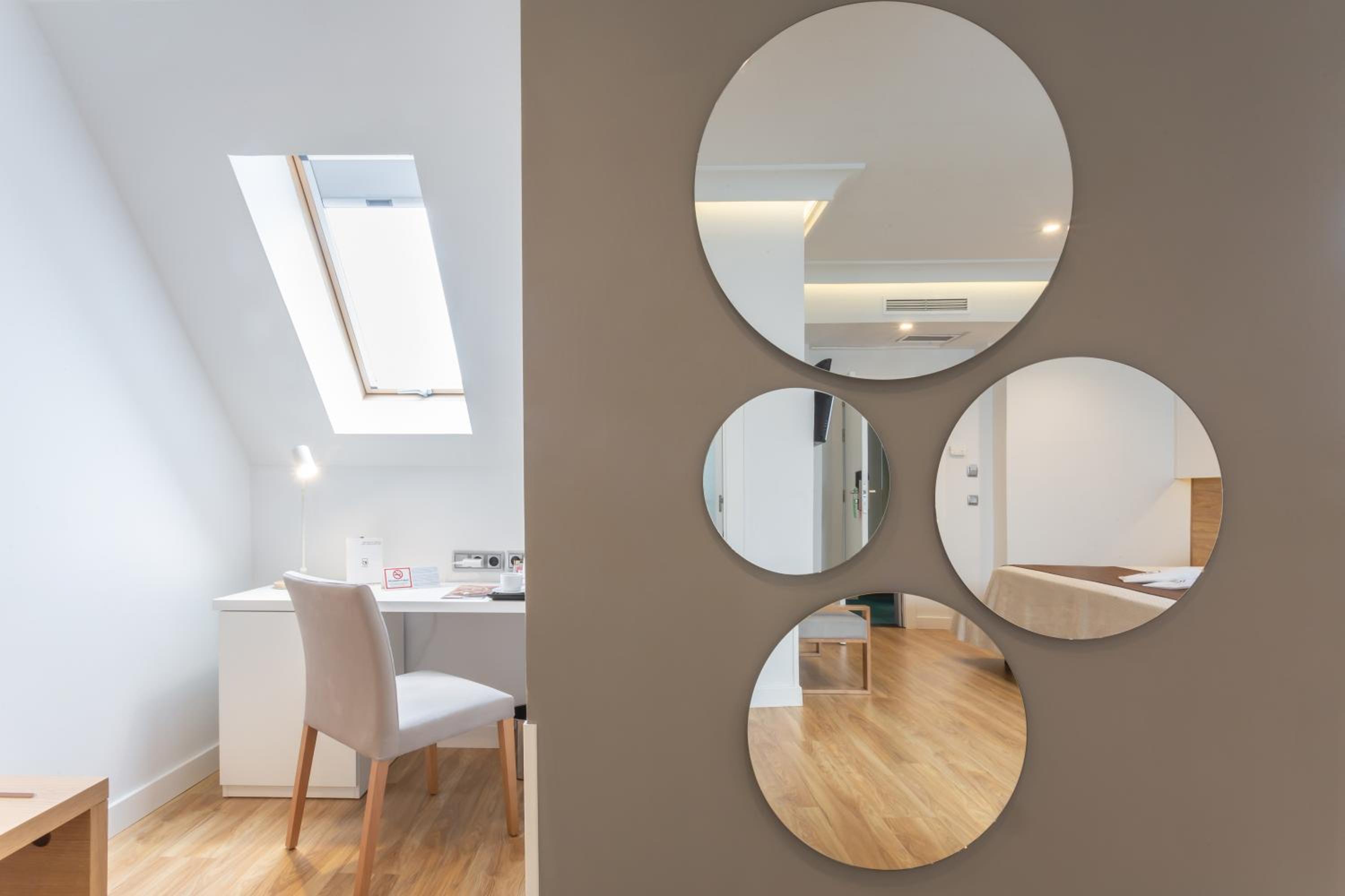 Double or Twin Room - Photo 3