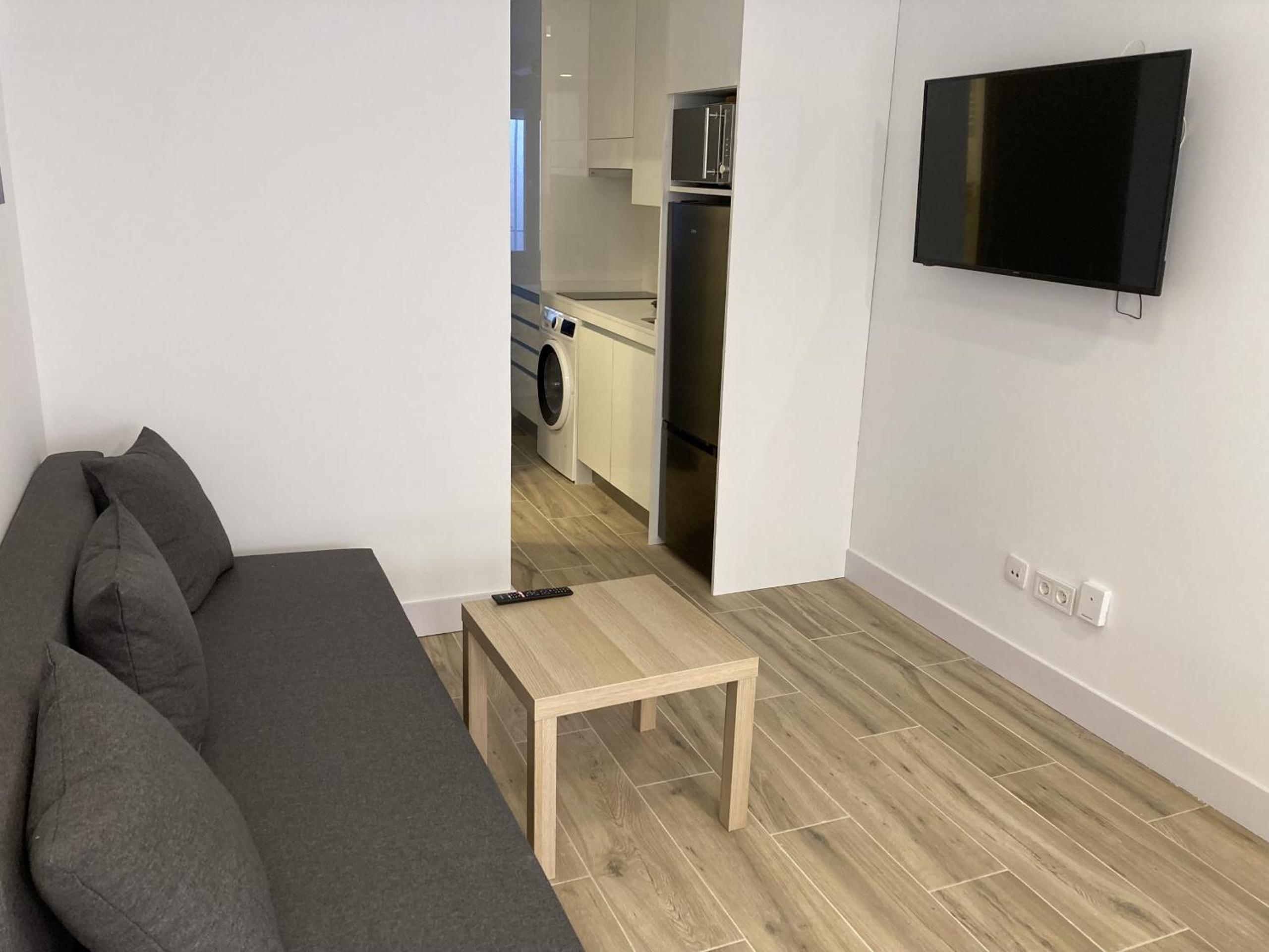 One-Bedroom Apartment photo 1