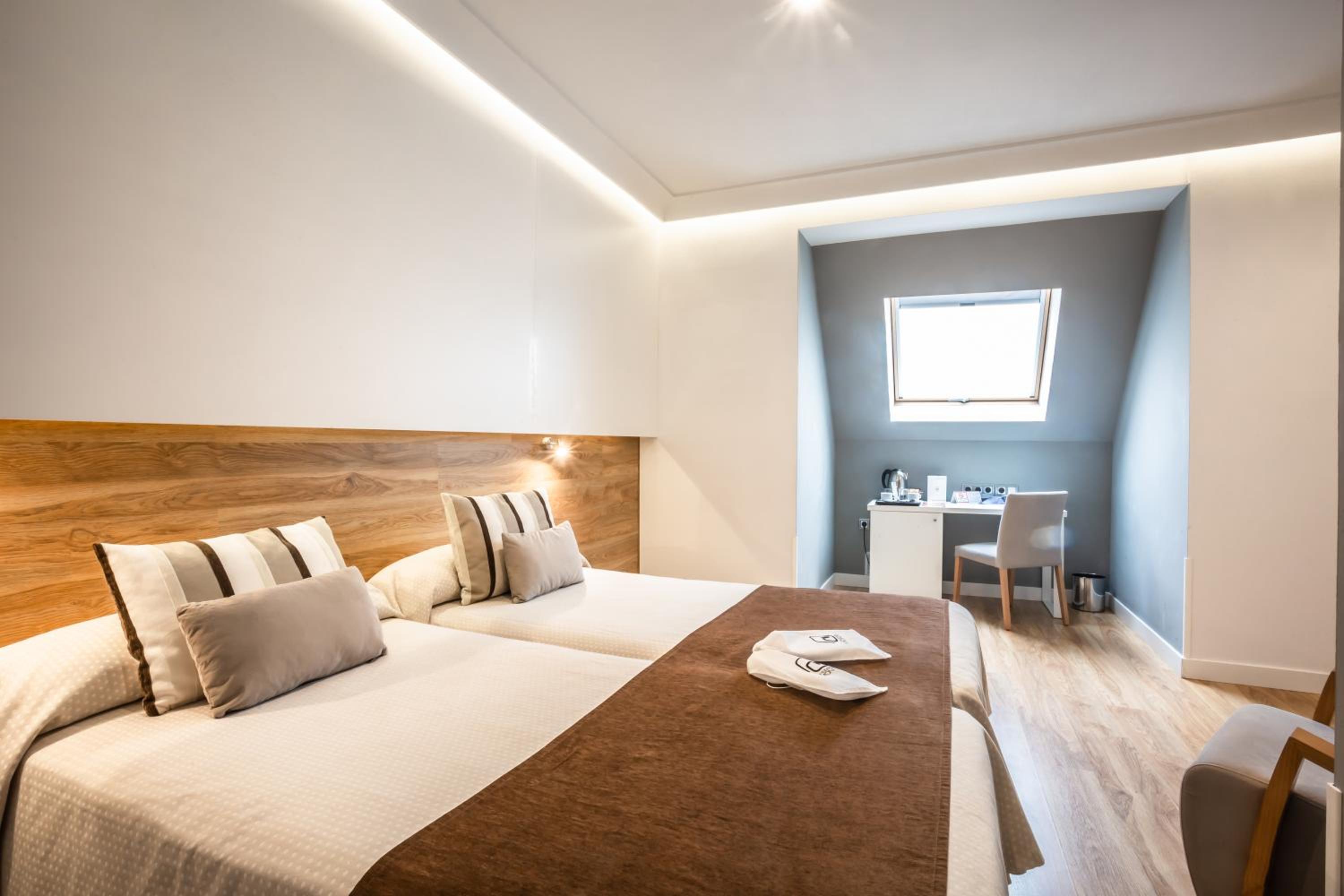 Double or Twin Room - Photo 20