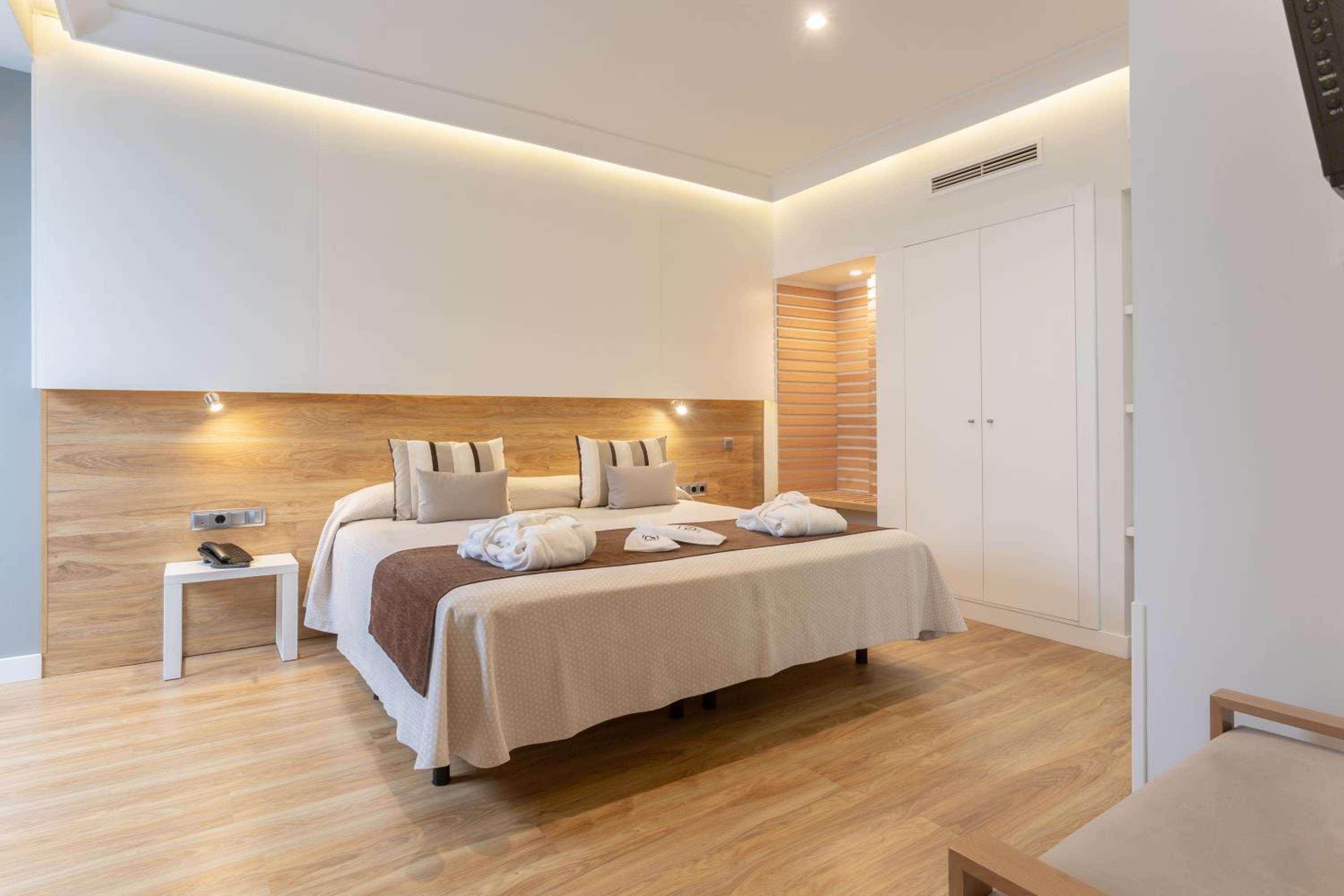 Junior Suite - Photo 1