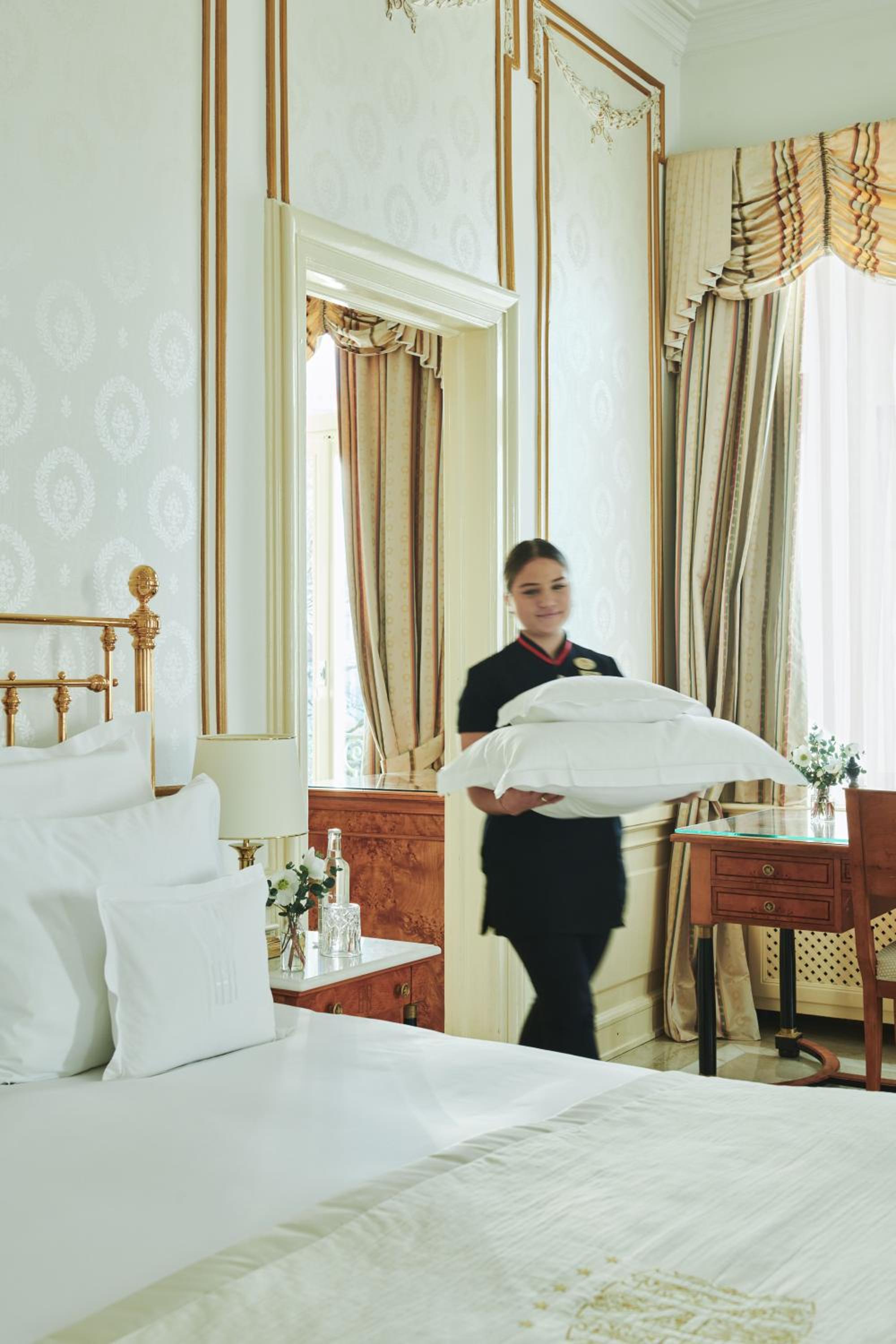 Junior Suite With Lake View - Photo 21