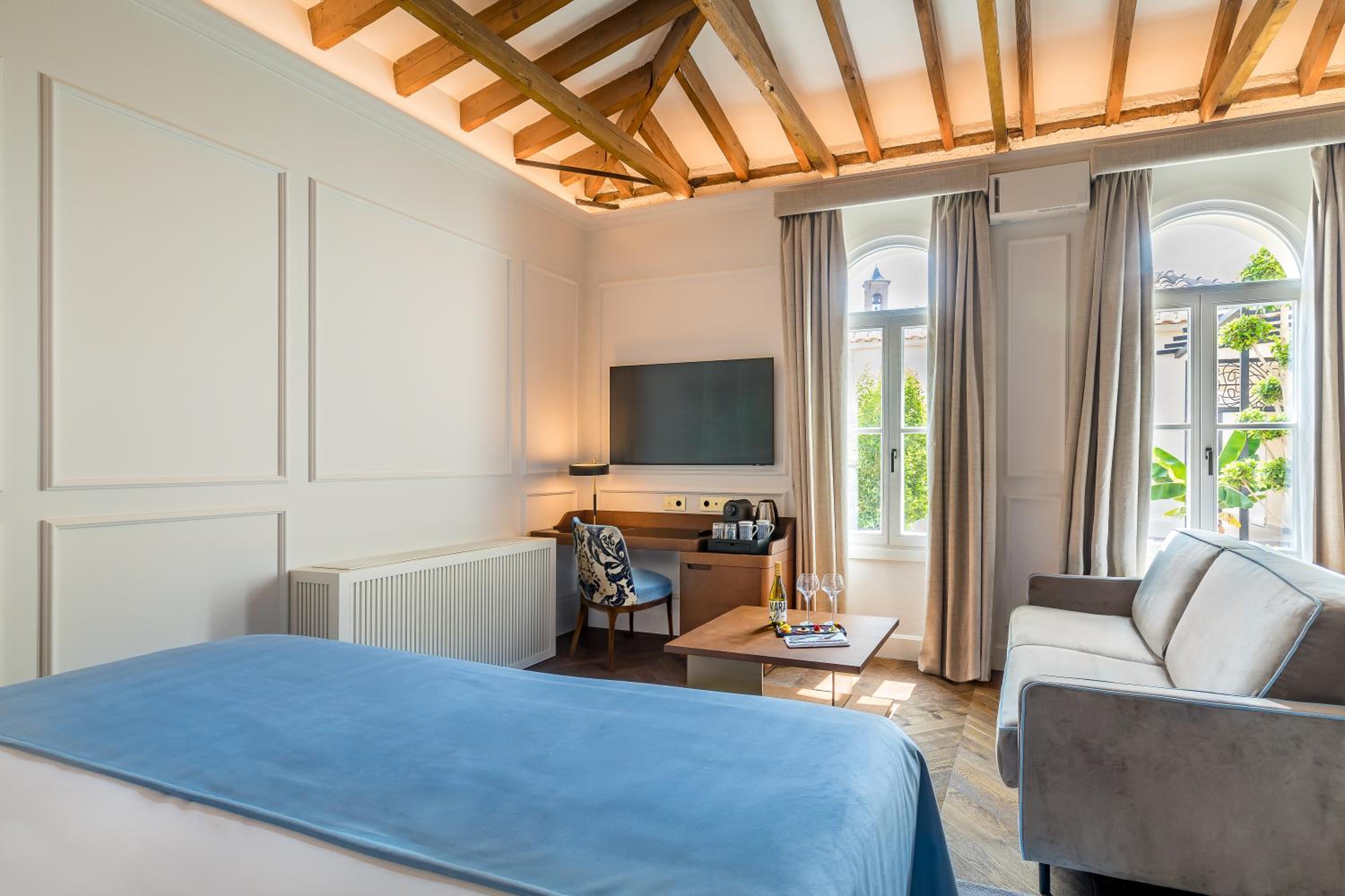 Suite Real (2 adultos + 4 niños)