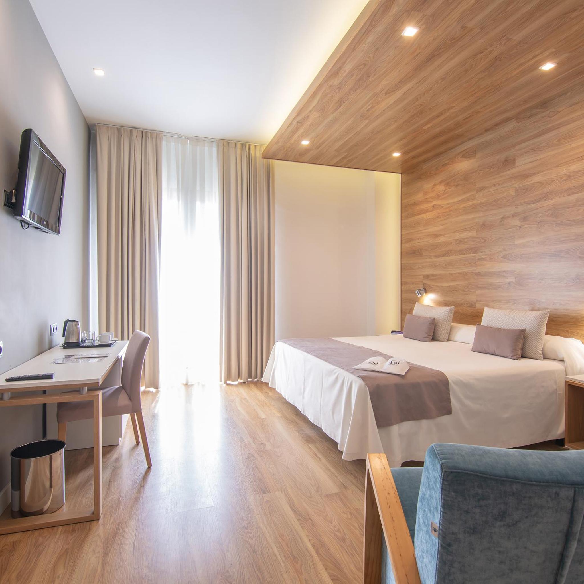 Double or Twin Room - Photo 16