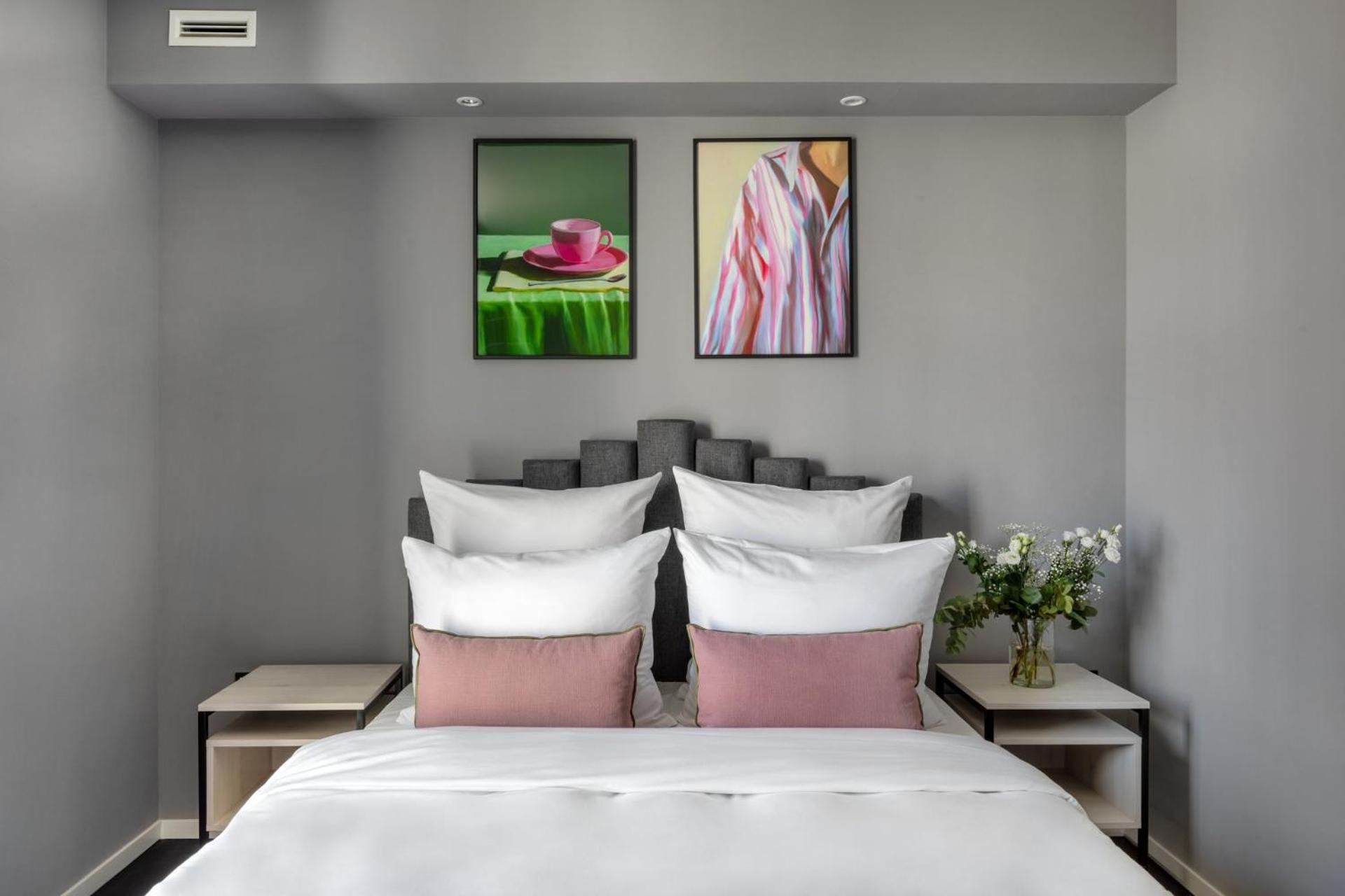 Medium Room photo 1